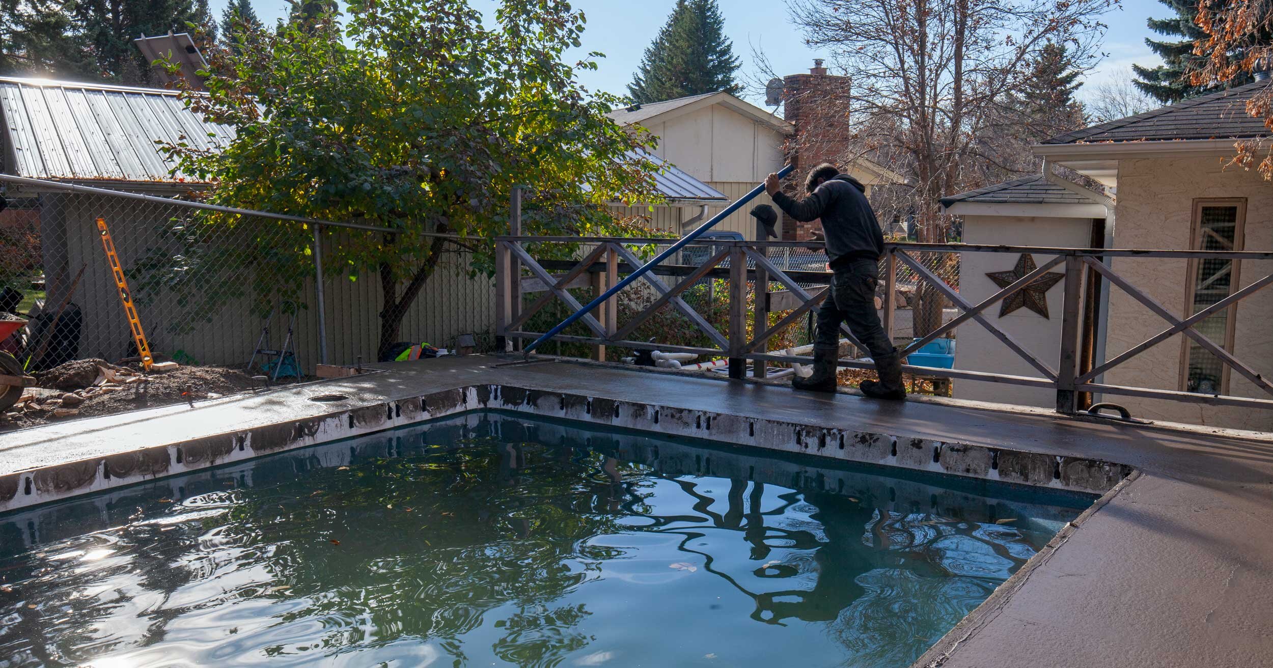 Concrete_pool_deck_finish-work.jpg