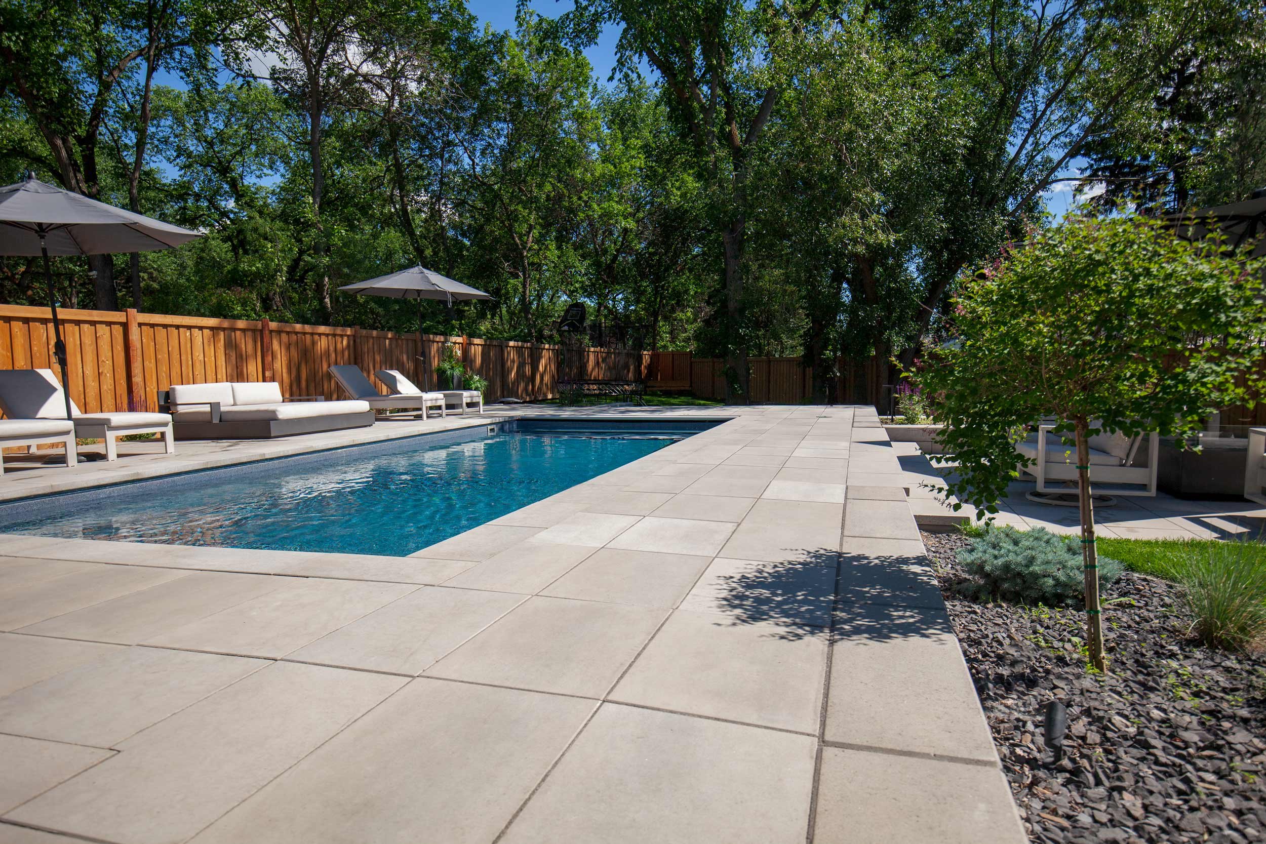 Modern_Pool_Patio.jpg