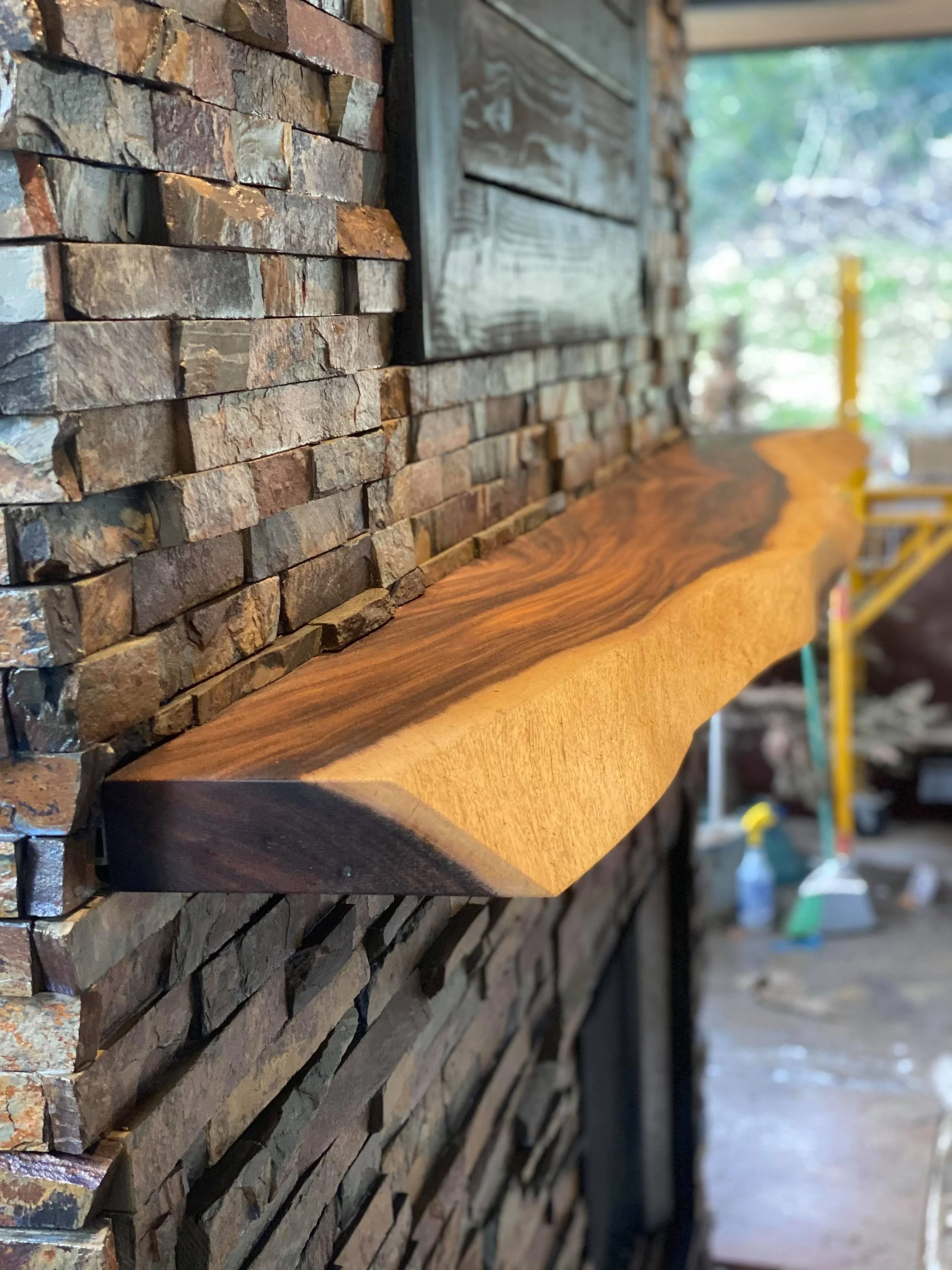 mantle with bracket.jpeg