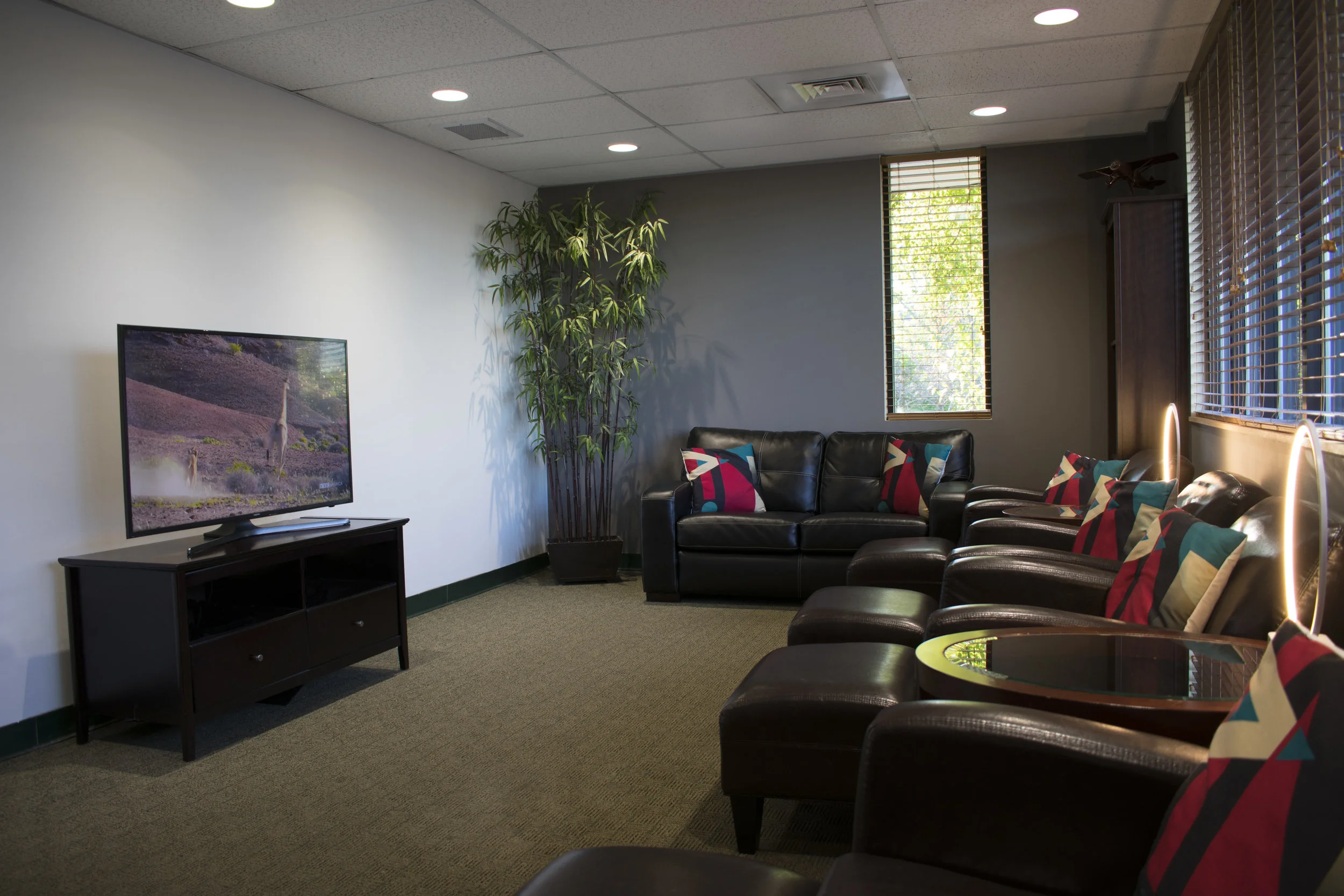pilots lounge wide.jpg