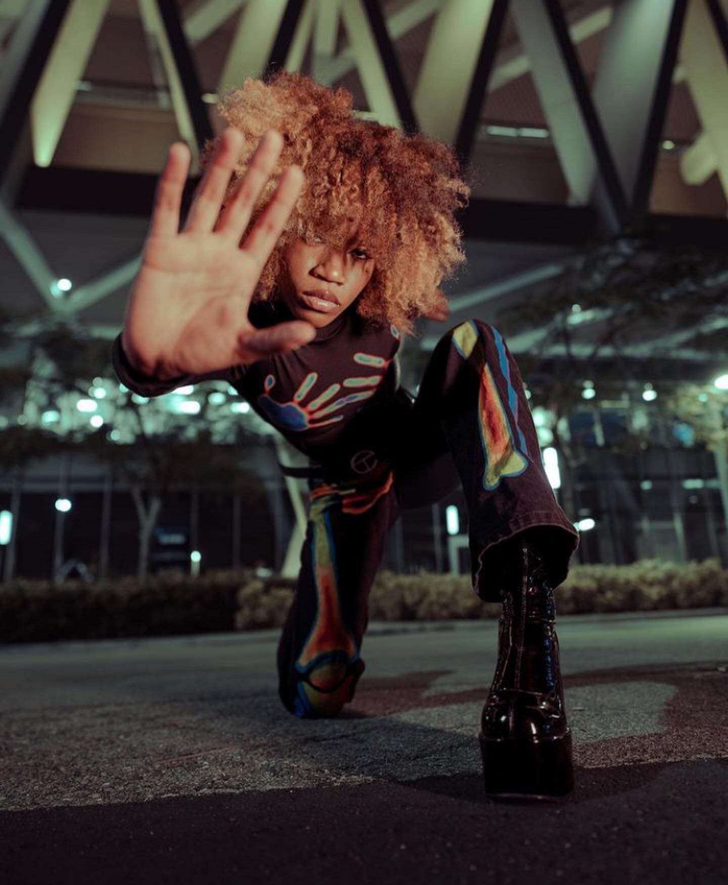 Amazing shots from #DowntownNightsMIA by @jcc_explores ft. Soflo Muse @shammaeeeee 🌙✨
.
.
#downtownnights #soflomuses #miashooters #streetphotography #streetportraits #nightphotography #cinematic #cinematicphotography #nightportrait #mia #downtownmi