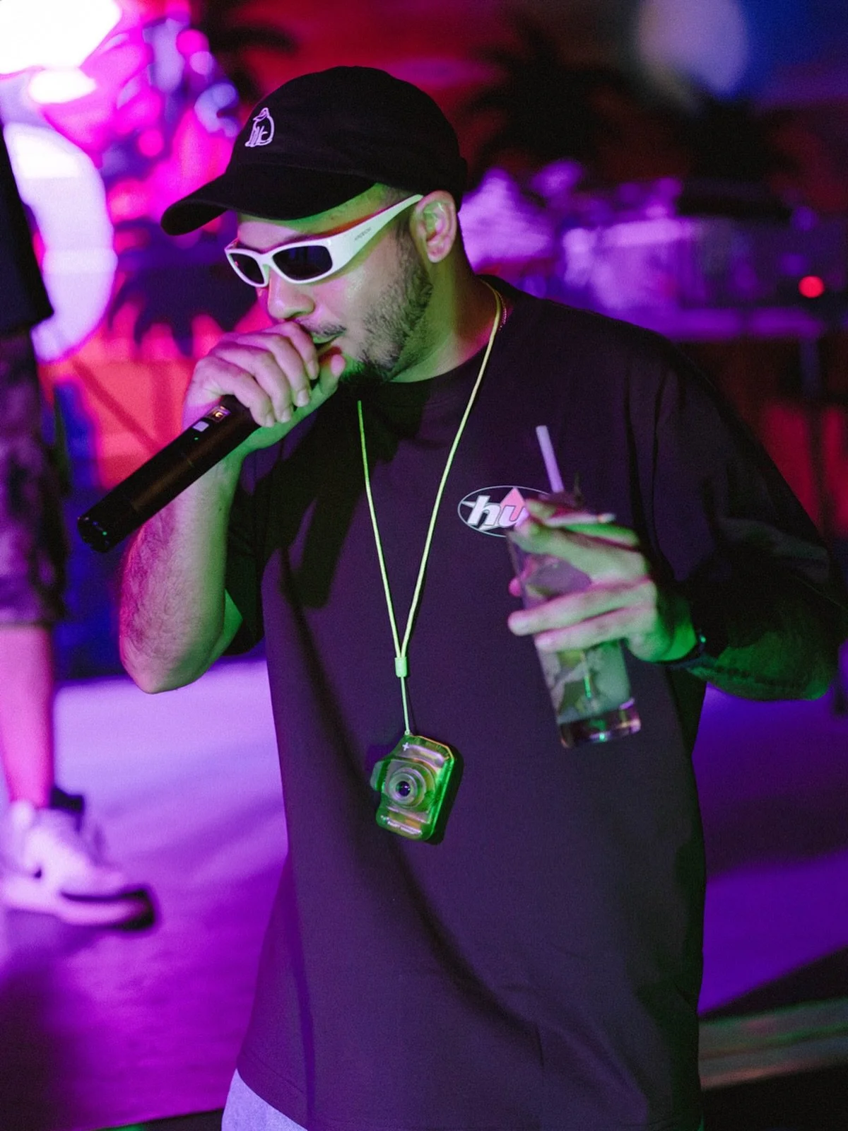 FuegoFest 🔥 (thats a Virgin Mojito btw, I make 4mo no Alcohol tomorrow)
.
.
.
📸: @1005photography #miamihiphop #artistphotography #miami