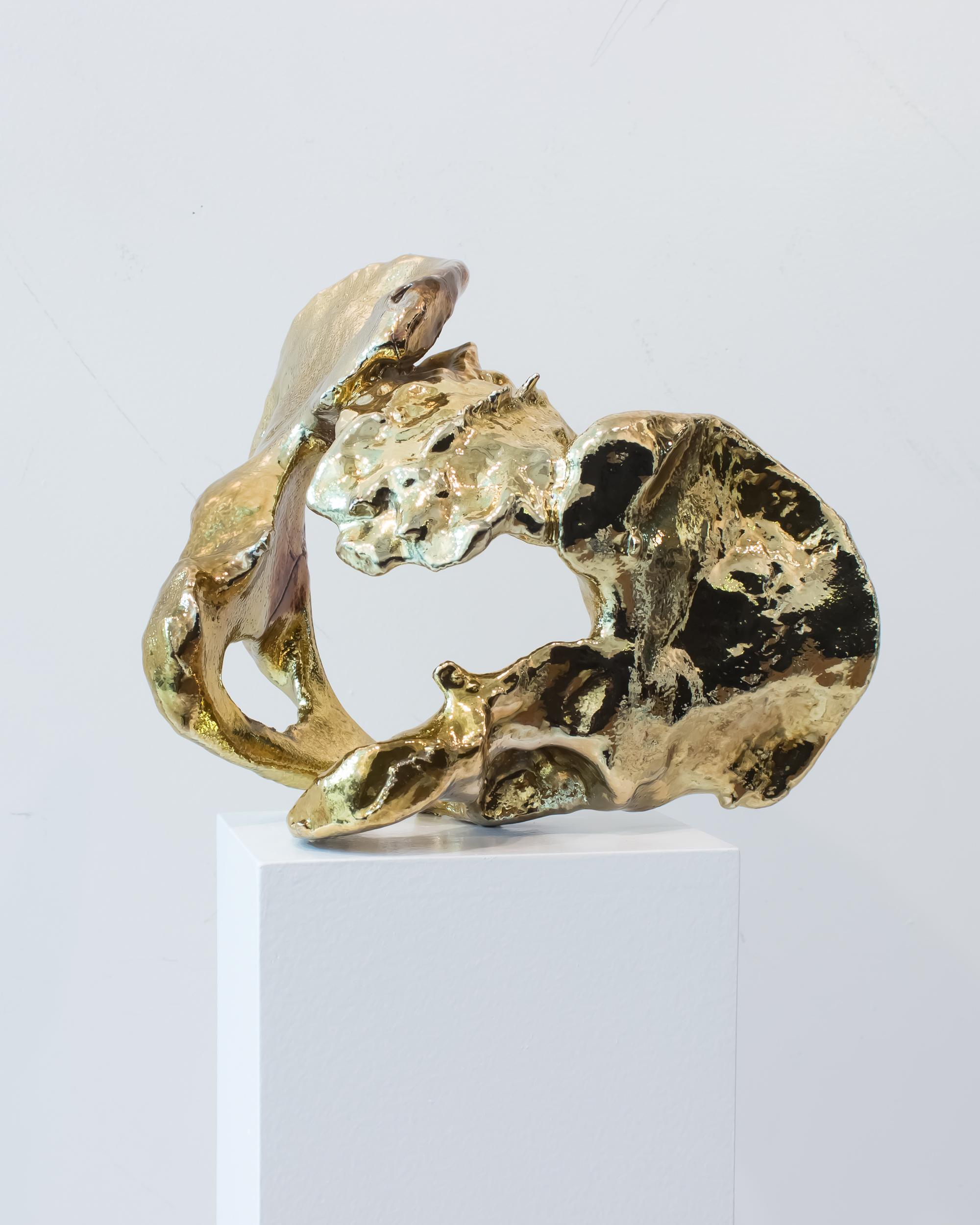  Carol Peligian,  Lucifer II,  2019, 18k gold, 10 x 8 x 8 inches 