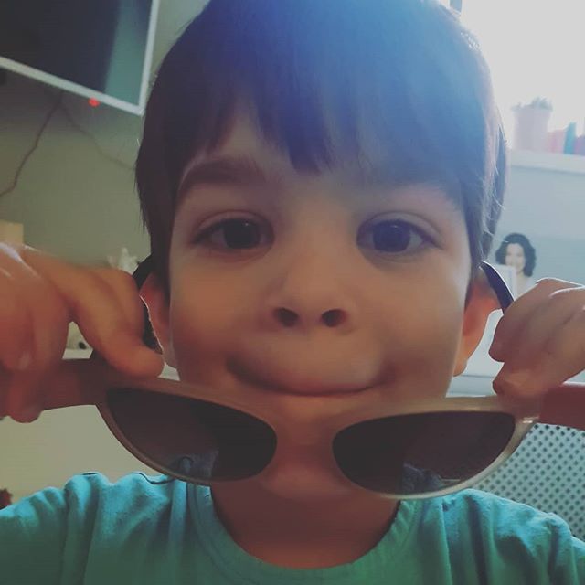 &Iacute;gy kicsit neh&eacute;z dolgozni...🙈❤😎 #hogylesz&iacute;gymavlog #apaseg&iacute;ts #mel&oacute;banvagyok #n&oacute;rivagyok