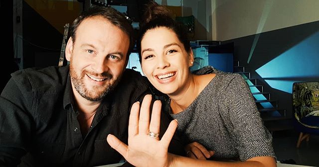 Ma &uuml;nnepel&uuml;nk!!! Hogy mit? 5 perc m&uacute;lva tal&aacute;lkozzunk &eacute;lőben a youtube-csatorn&aacute;nkon, &eacute;s elmes&eacute;lj&uuml;k! Gyertek!!! 🎉🎉🎉🎈🎈🎈🖐 👌 #nanasi&eacute;k #n&aacute;n&aacute;sivagyok #n&oacute;rivagyok
