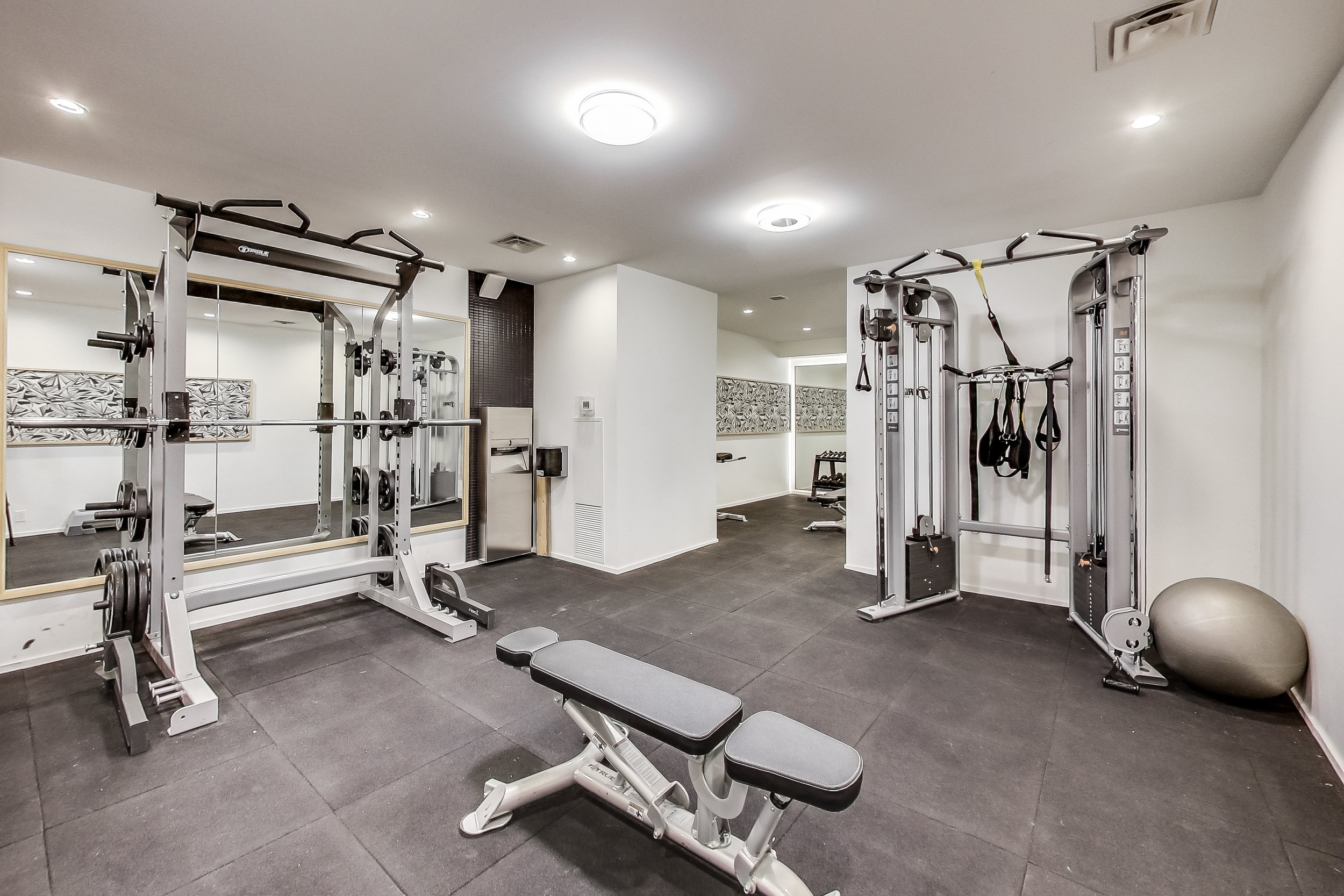 Amen. Gym 2.jpg