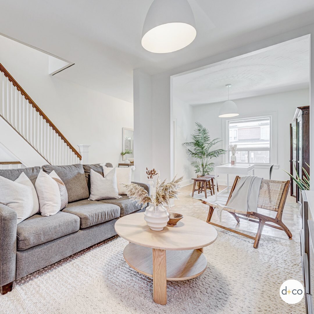 SOLD | 54 Earlscourt Avenue 

Preparation, planning, and execution = RESULTS! 😄This lovely Corso Italia home at 54 Earlscourt was on the market for just 24 hours before a buyer saw the incredible value and scooped it up! We strive for these kinds of