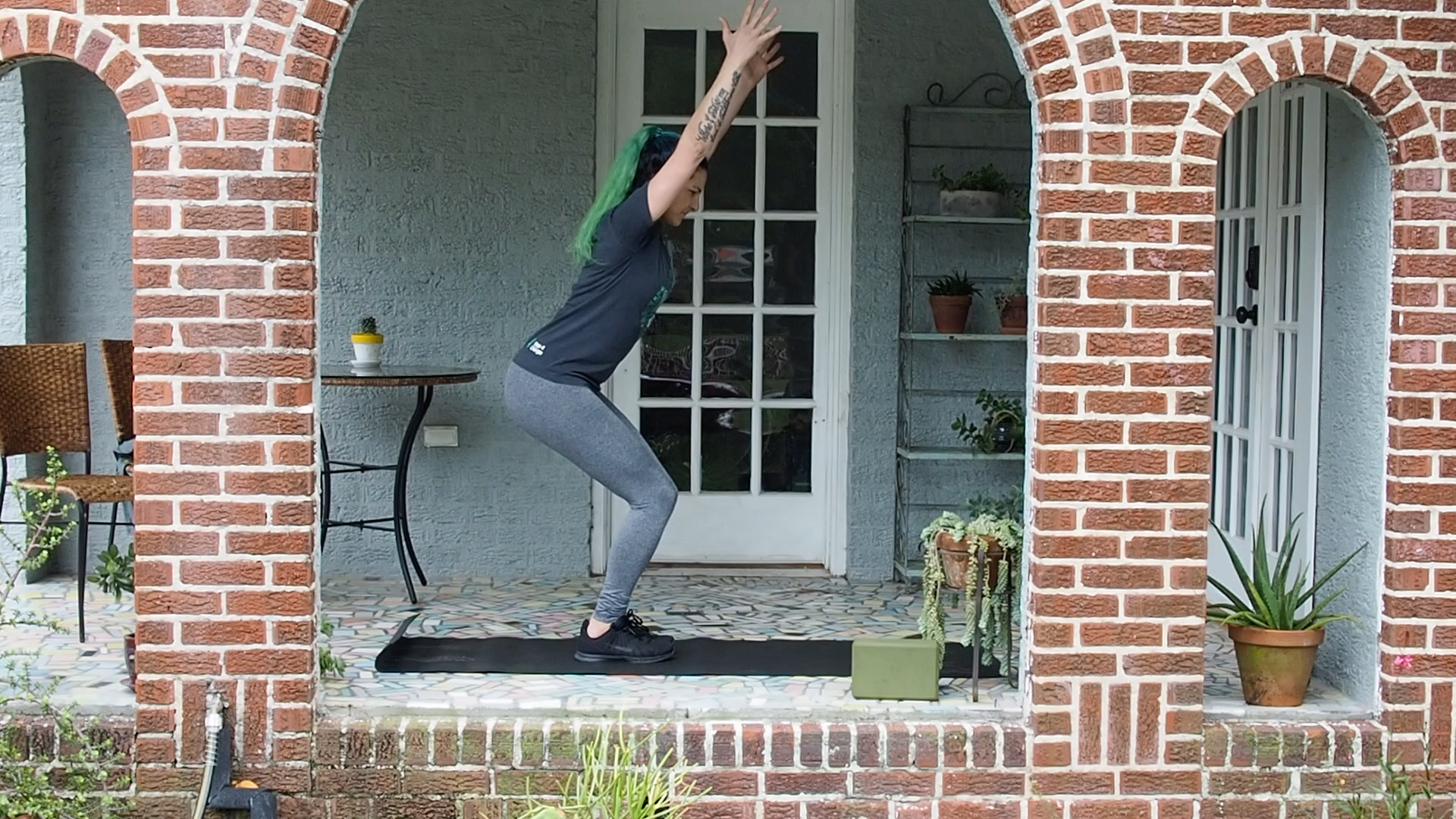 Chair and Crescent Lunge.png