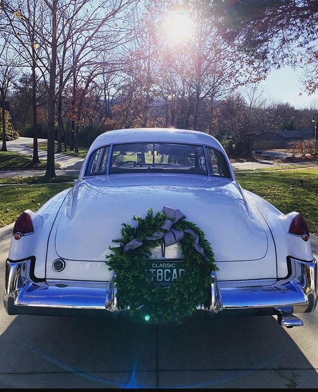 Sending you off in style...leave a lasting impression with our 48 Cadillac Limo ! .
#getawaycar #arbride #nwawedding #weddingtransportation #nwabride #nwahighsociety #arweddings #southernbride #weddinginspo