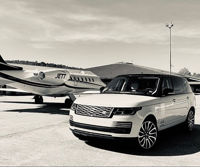 Our white on white, extended length, Autobiography Range Rover is an excellent option for your wedding transportation and getaway🖤
Email cassidy@nwahighsociety to  inquire!
#nwahighsociety #arbrides #nwaweddings #northwestarkansas