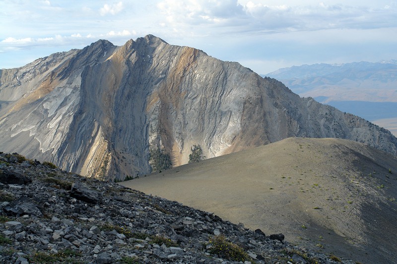 The peak above is not Borah, its a peak we passed on the way up, this was about 7:45 AM.