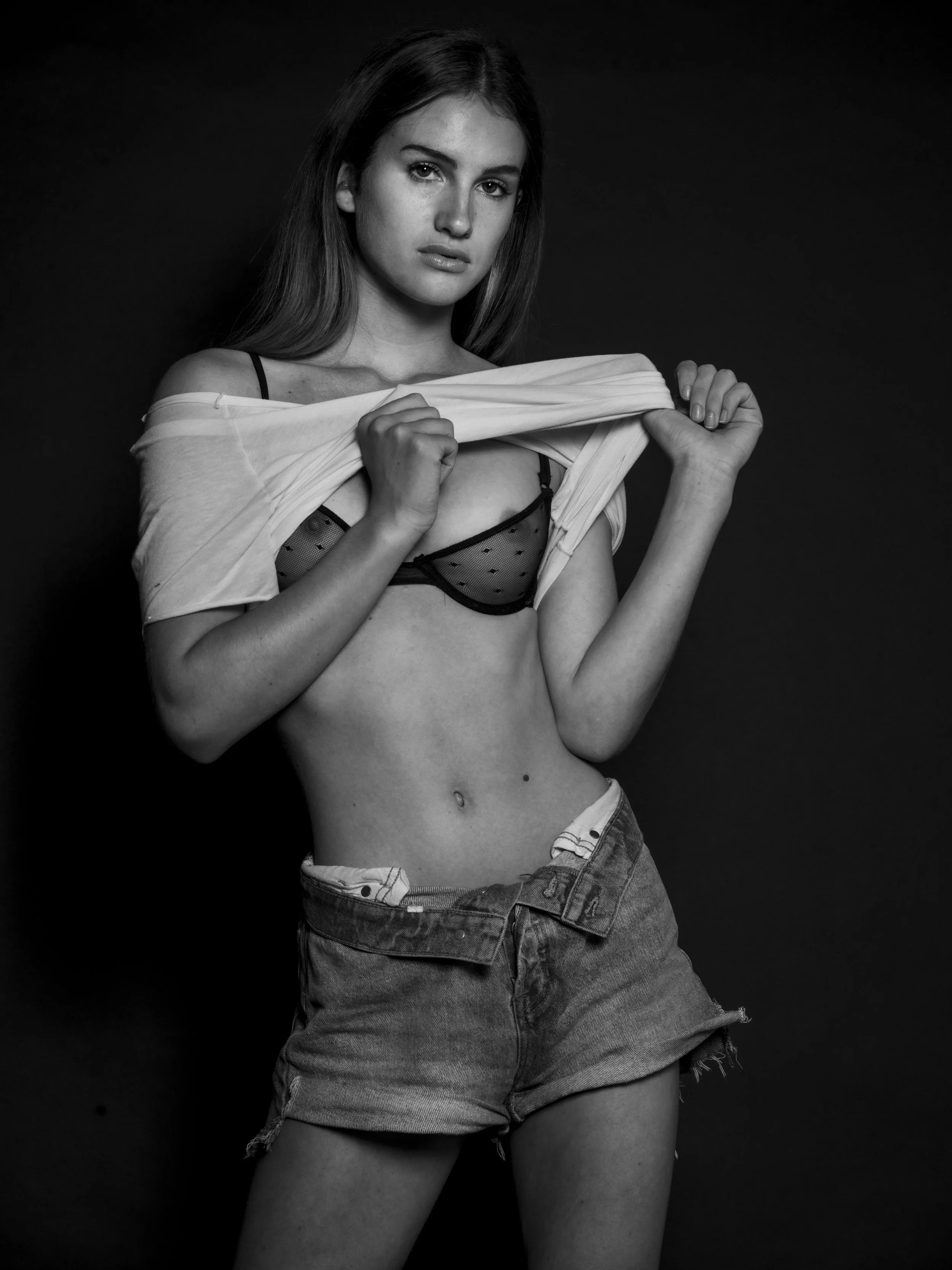 Claire_0048bw.jpg