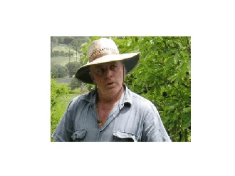 Ian and Linda Burrow (Chem-Free - ) Located at Mount Cotton in the Redland Shire, Ian is a fifth generation farmer and takes pride in growing delicious avocadoes, mangoes, lychees and sprouts for Food Connect since 2006. 
