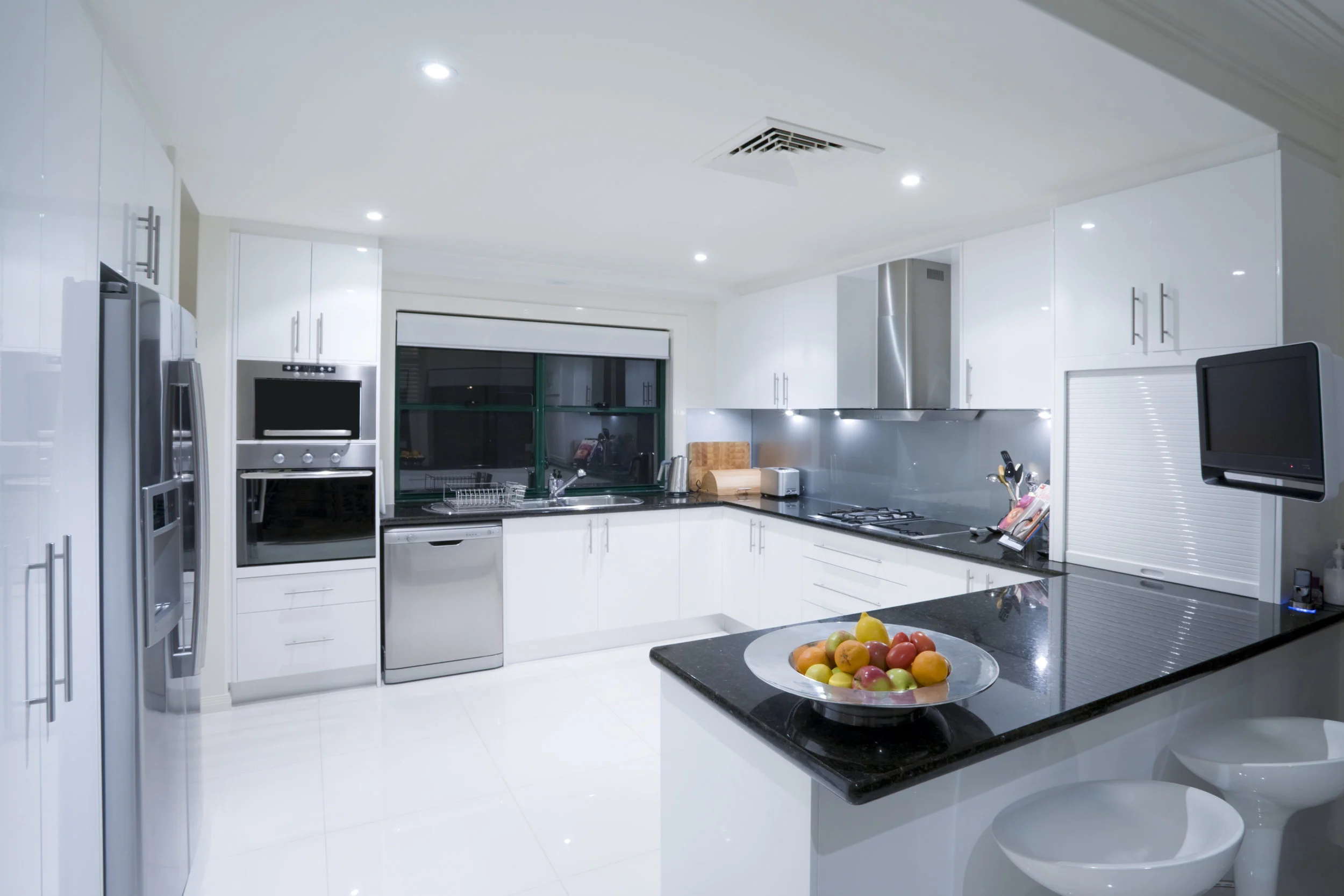 white kitchen.jpeg