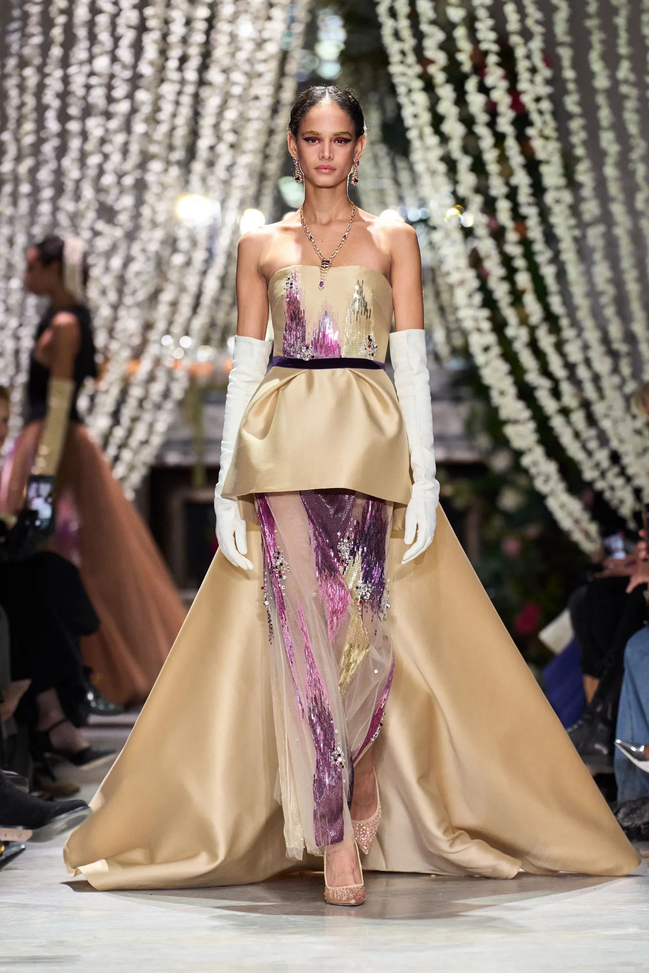 00041-bibhu-mohapatra-fall-2025-ready-to-wear-credit-brand.jpg-2.webp