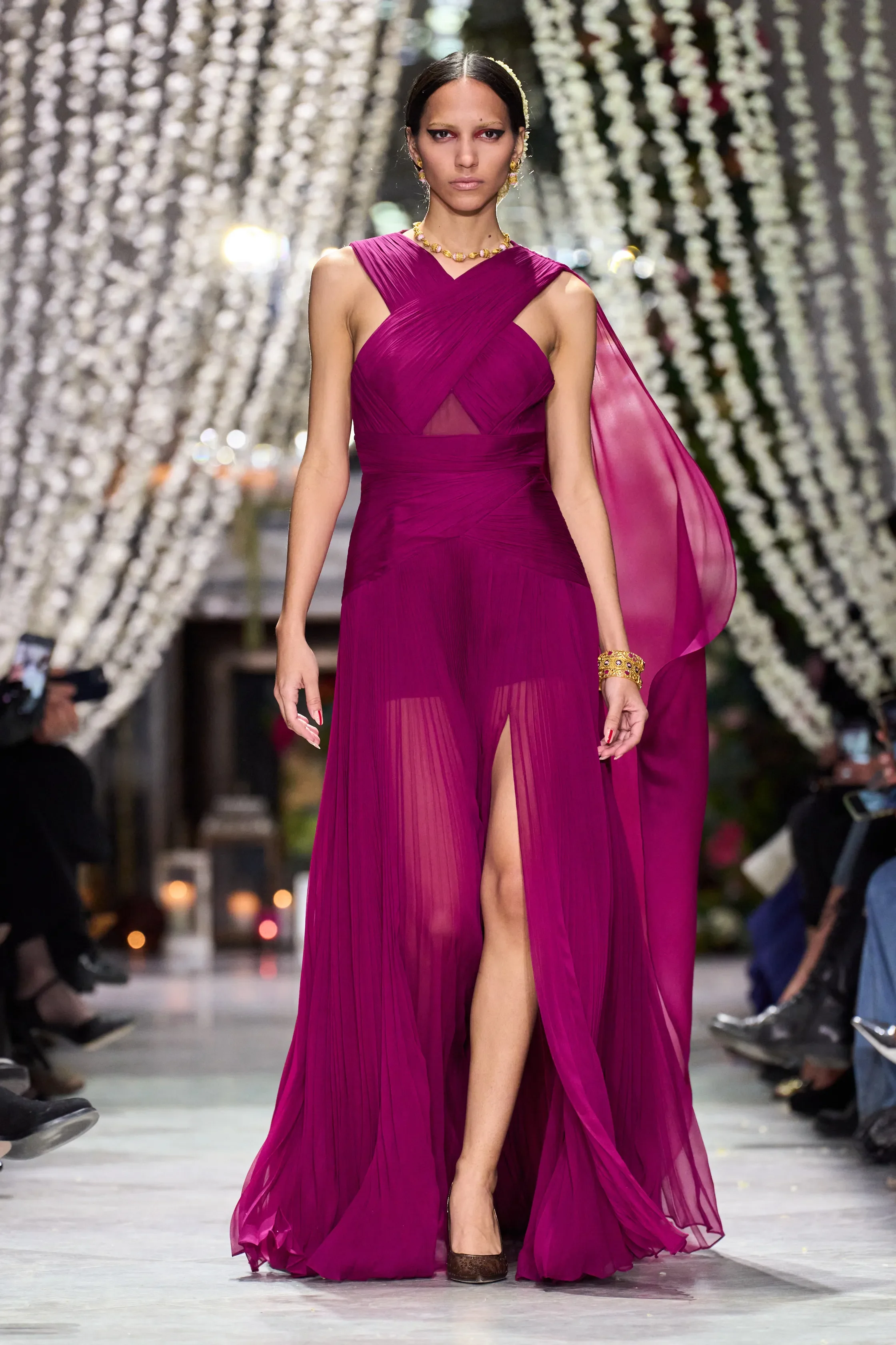 00030-bibhu-mohapatra-fall-2025-ready-to-wear-credit-brand.jpg-2.webp