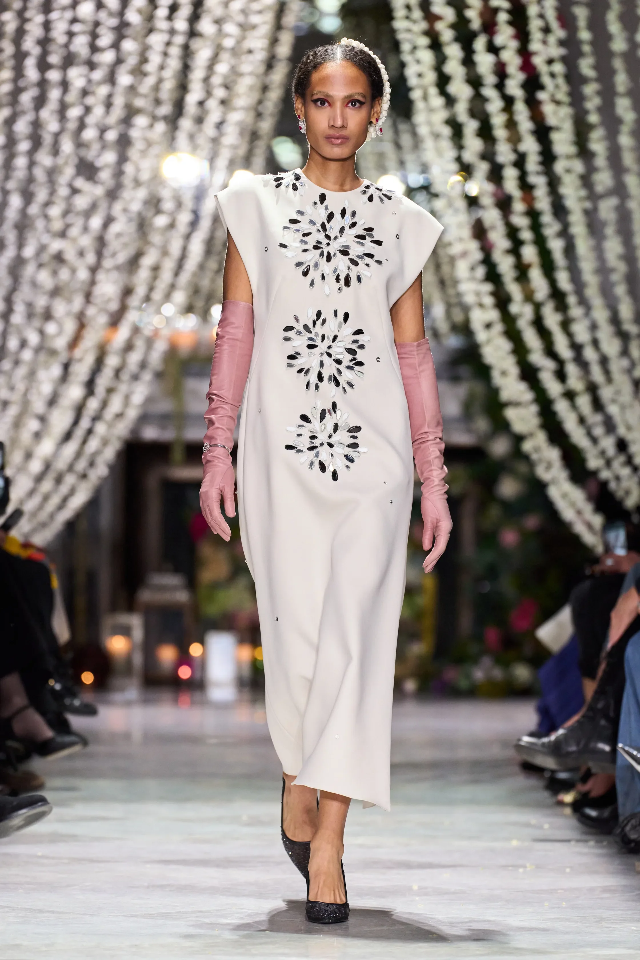 00016-bibhu-mohapatra-fall-2025-ready-to-wear-credit-brand.jpg-2.webp