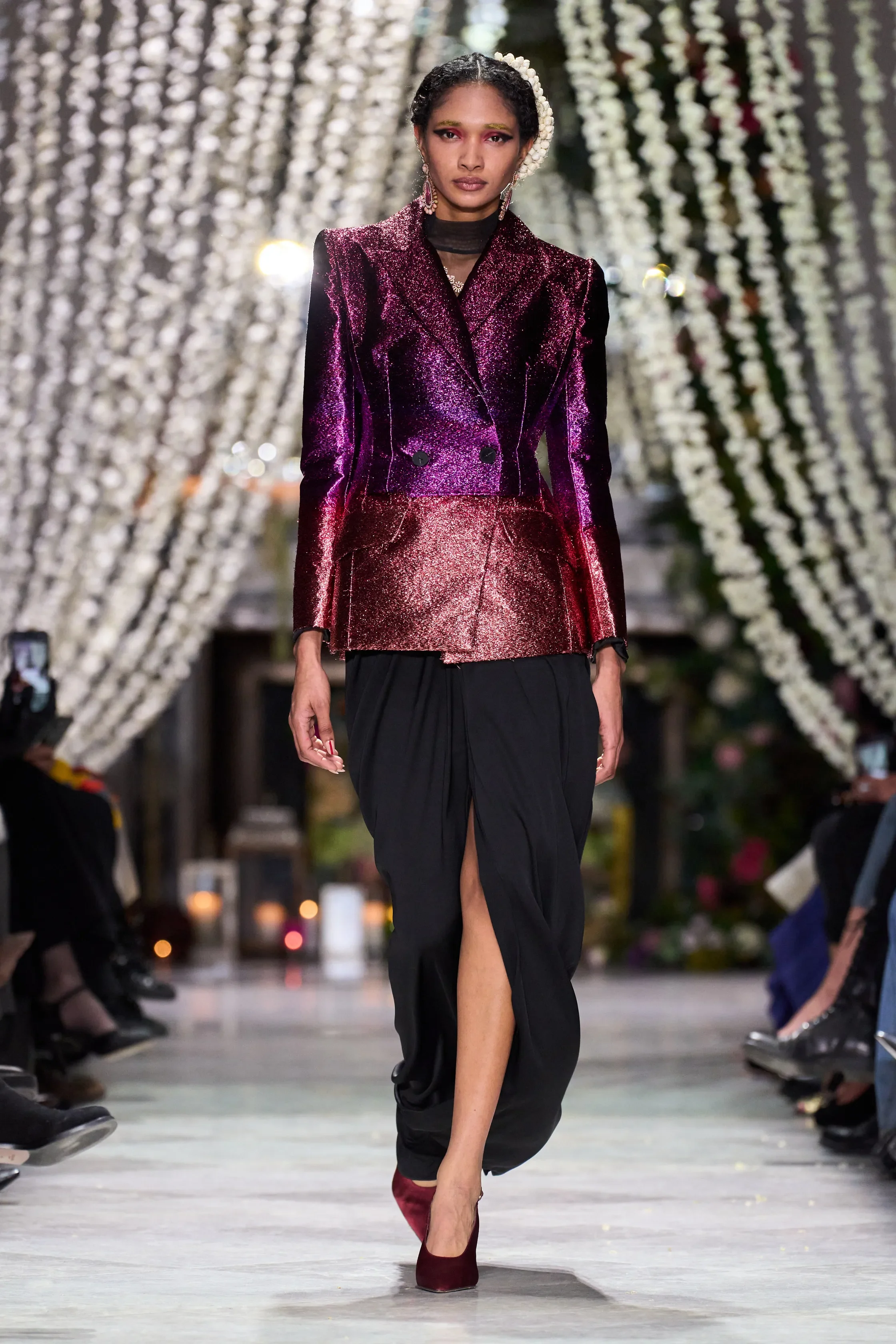 00015-bibhu-mohapatra-fall-2025-ready-to-wear-credit-brand.jpg-2.webp