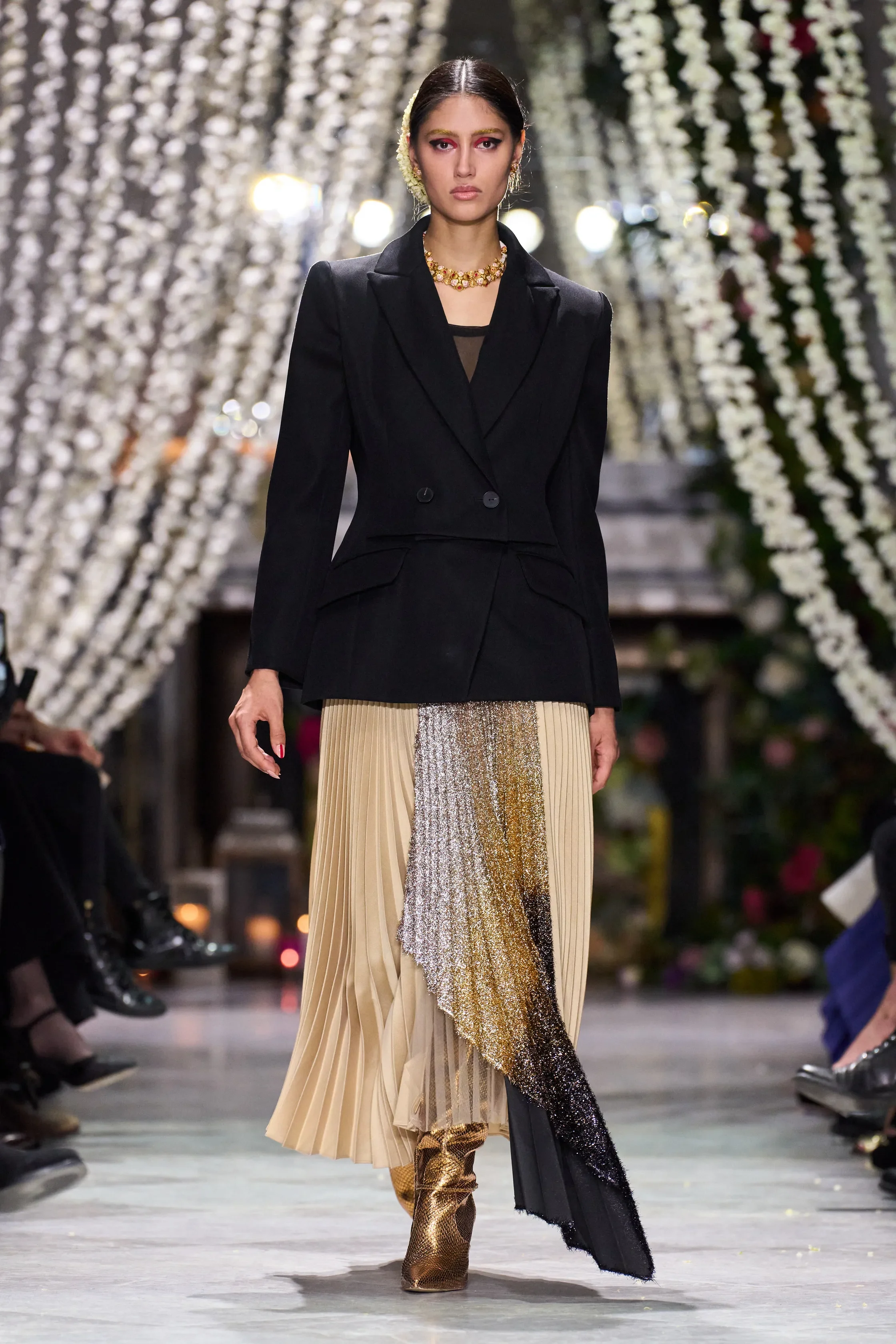 00012-bibhu-mohapatra-fall-2025-ready-to-wear-credit-brand.jpg-2.webp
