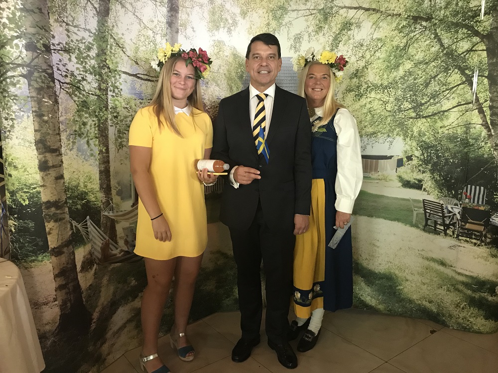 Ambassador Henrik Landerholm with family.