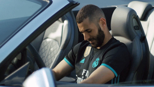 WAS_ADIDAS_BENZEMA_HERO_03.gif