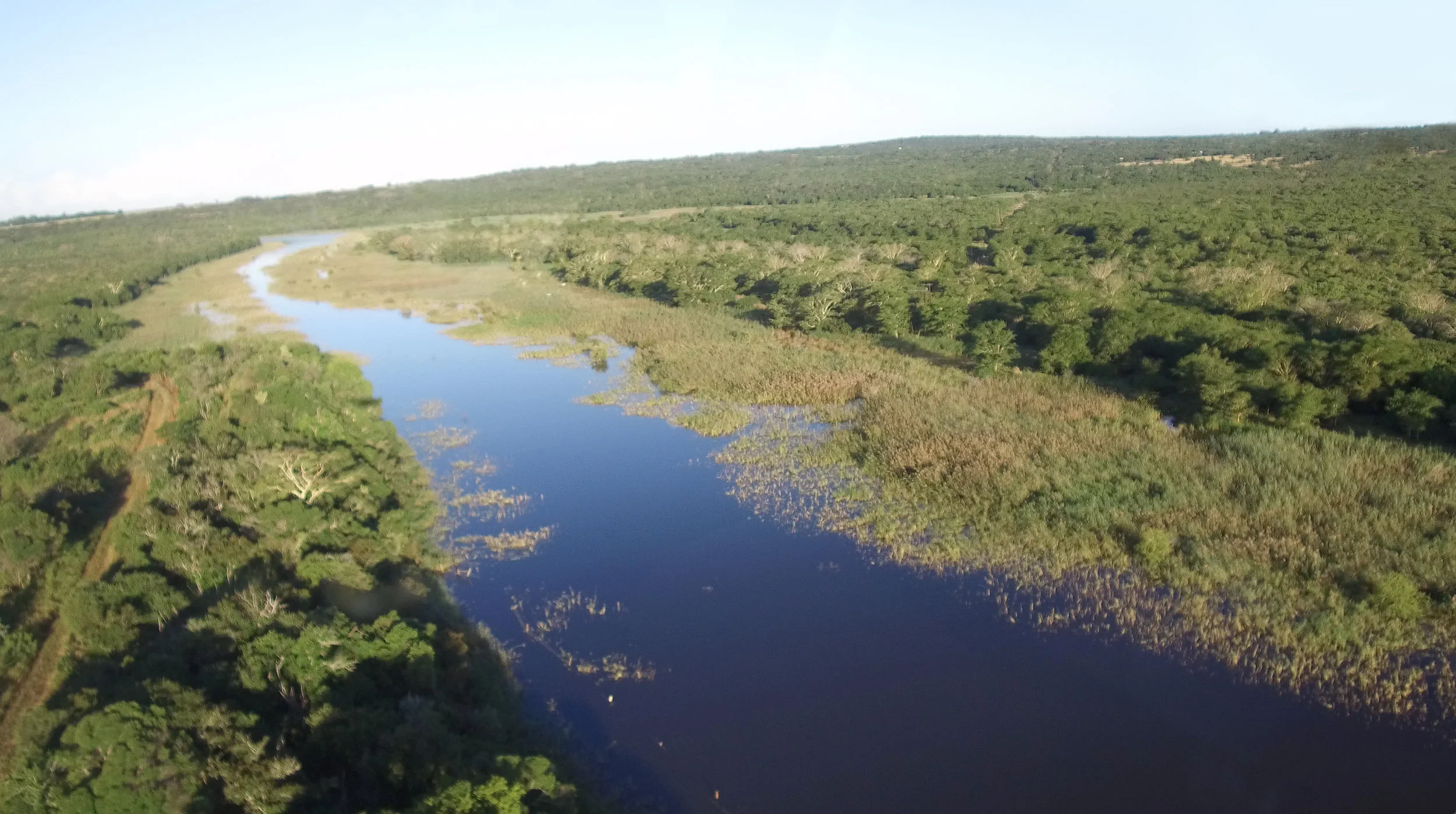 MFULENI CONSERVANCY ON THE RIGHT SIDE OF THE RIVER WITH THE MUN-YA-WANA CONSERVANCY ON THE LEFT