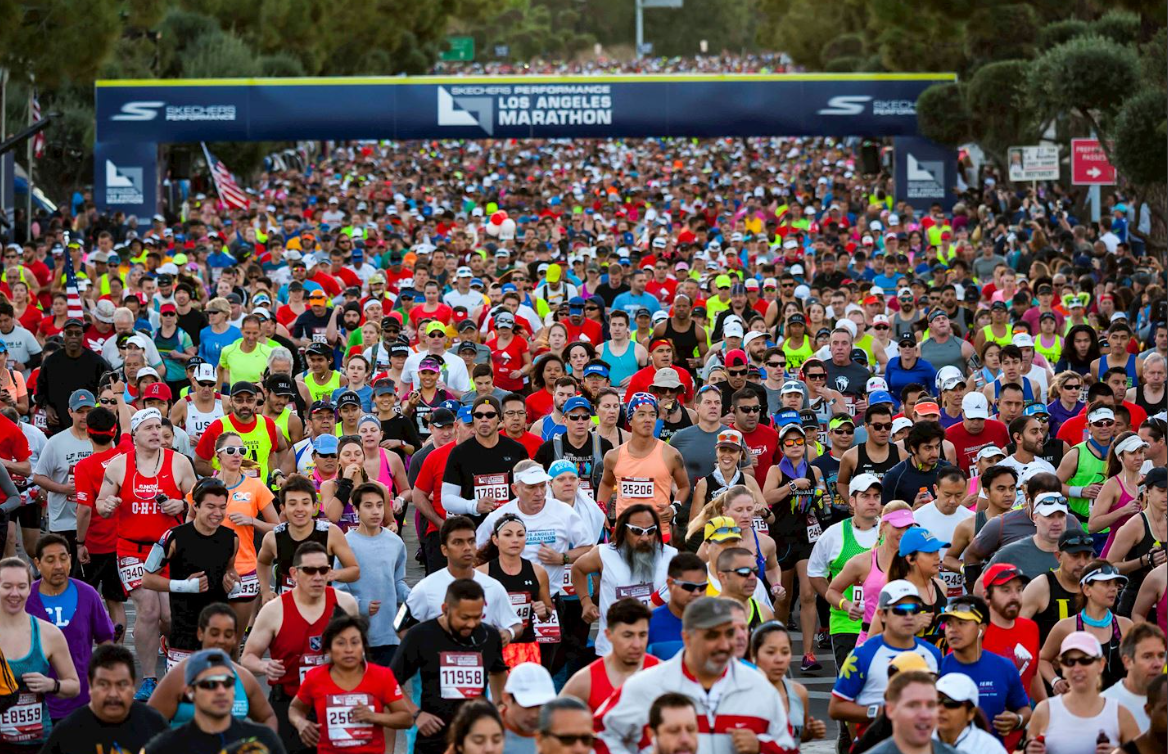 crowd of runners x2.png