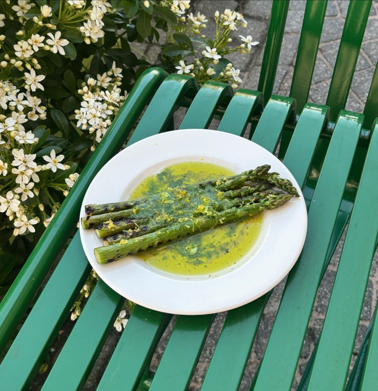 ⠀⠀⠀⠀⠀⠀⠀⠀⠀ ⠀⠀⠀⠀⠀⠀⠀⠀⠀ 
Green Griddled Asparagus,
 ⠀⠀ amongst the blossoms.  Do not let
 those spears fall through the ⠀⠀⠀⠀⠀⠀⠀⠀⠀ gaps
  in the table, ⠀as you eat your lunch -
 ⠀⠀⠀⠀⠀⠀⠀⠀⠀ outside.