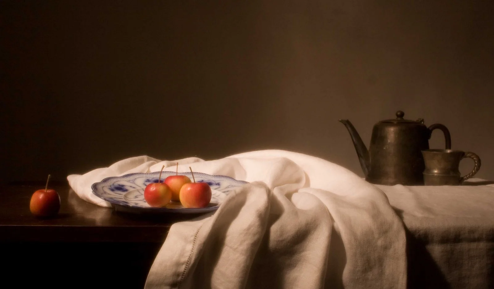 Blue Plate Apples.jpg