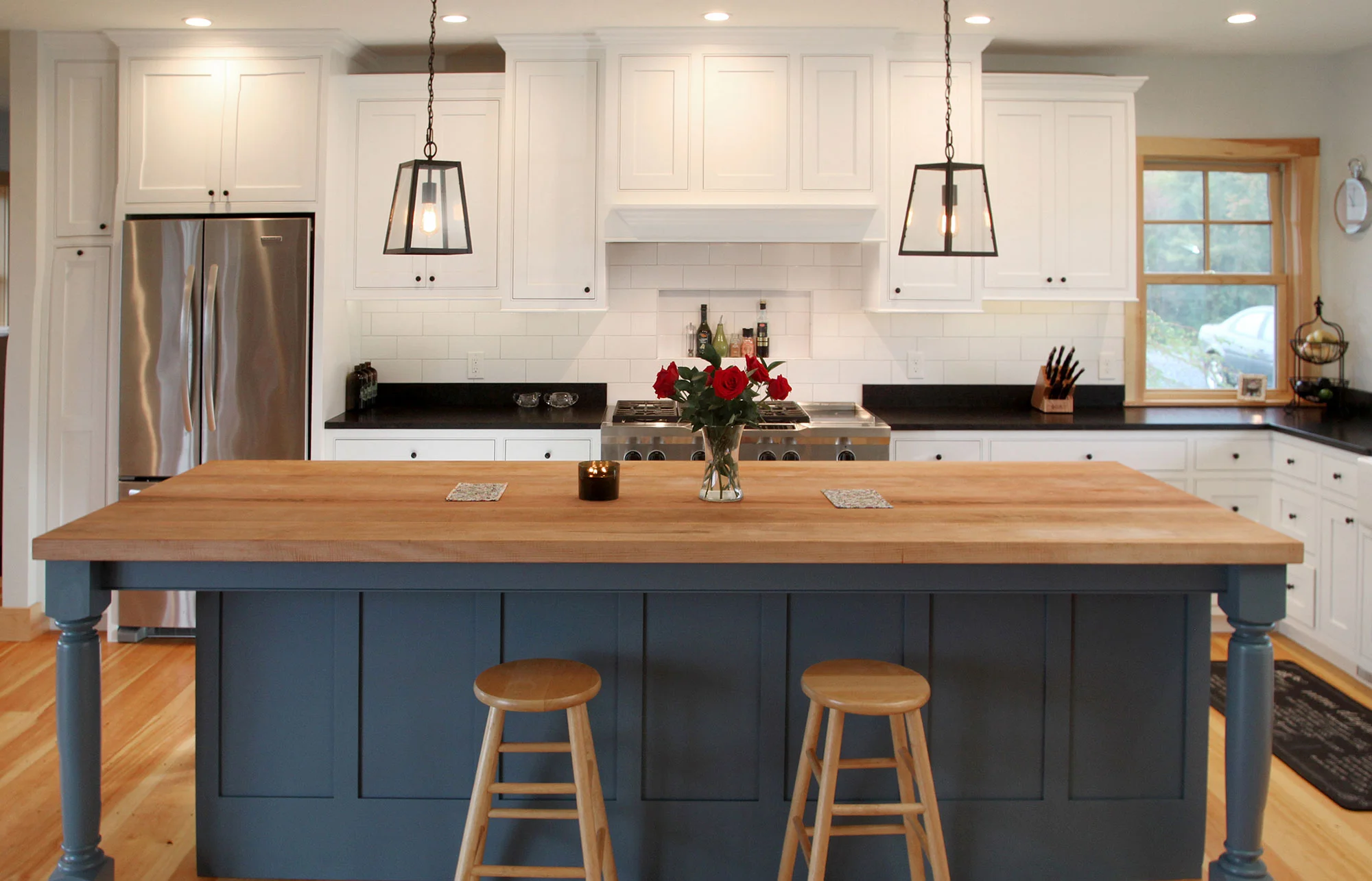Custom Kitchen Cabinets and Islands — Simpson Cabinetry