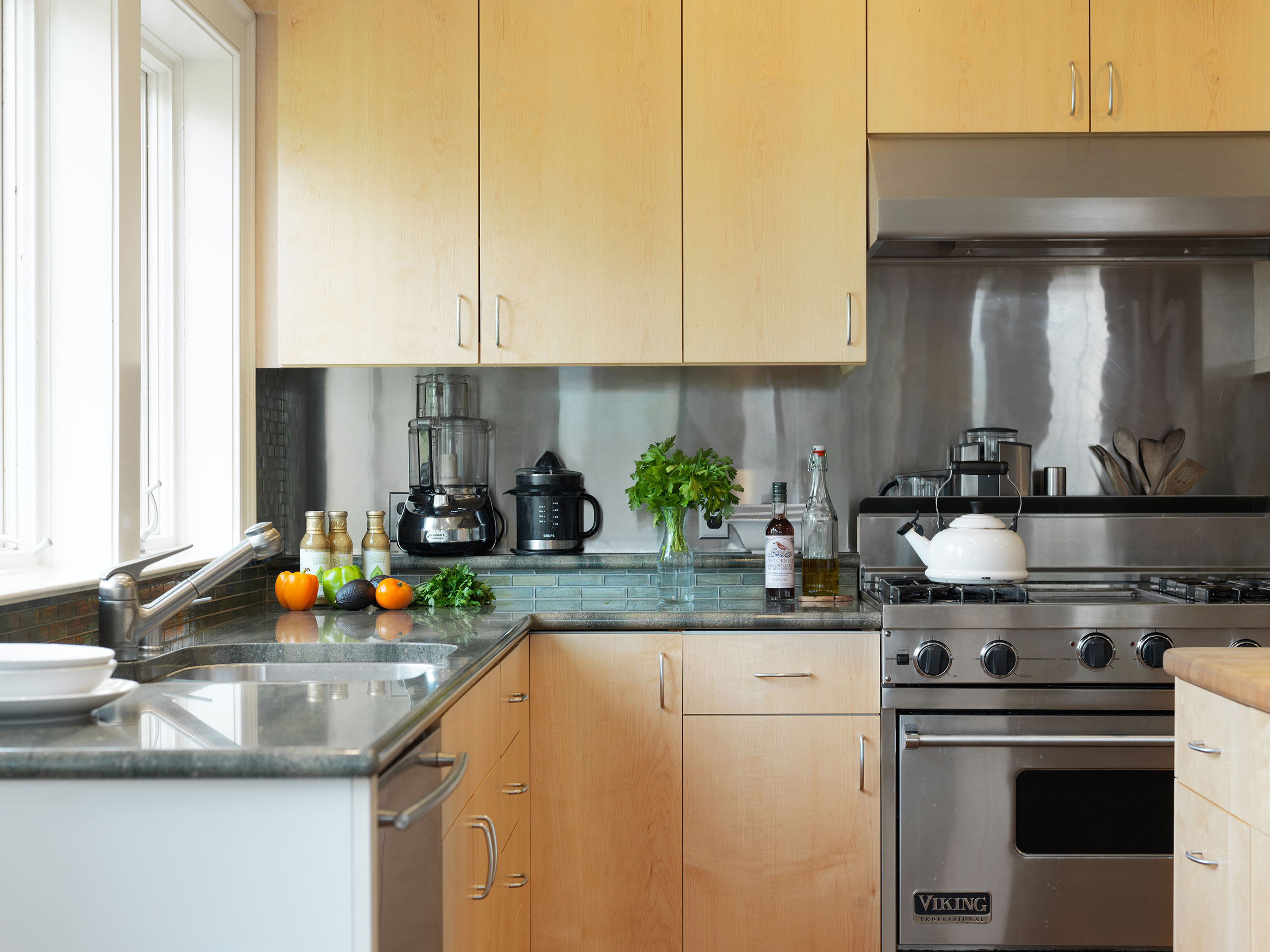 Maple-Slab-Kitchen-Cabinets-2.jpg