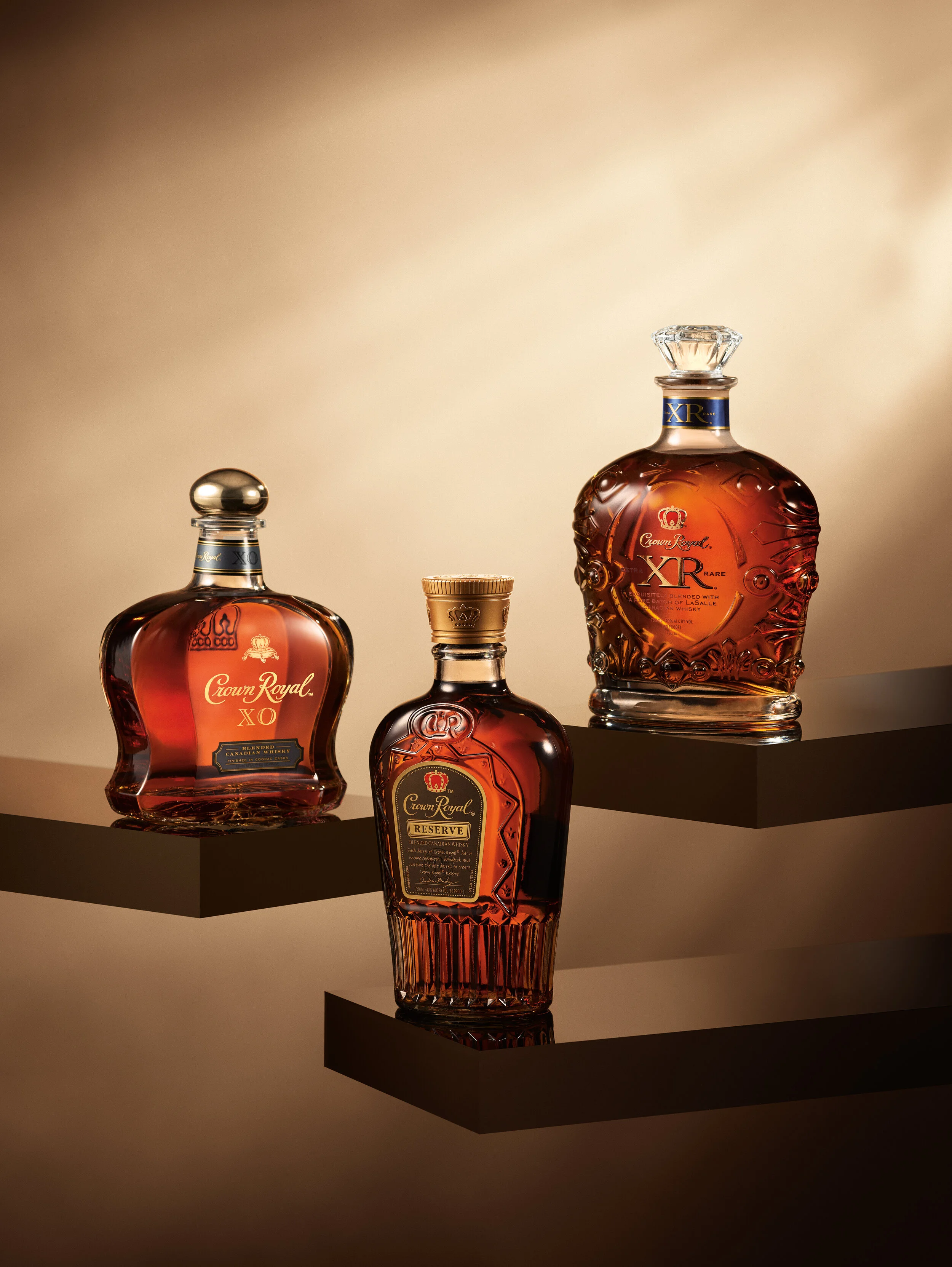 66703_SP1_Crown_gifting_3Bottle_Tier_e_CMYK300.jpg