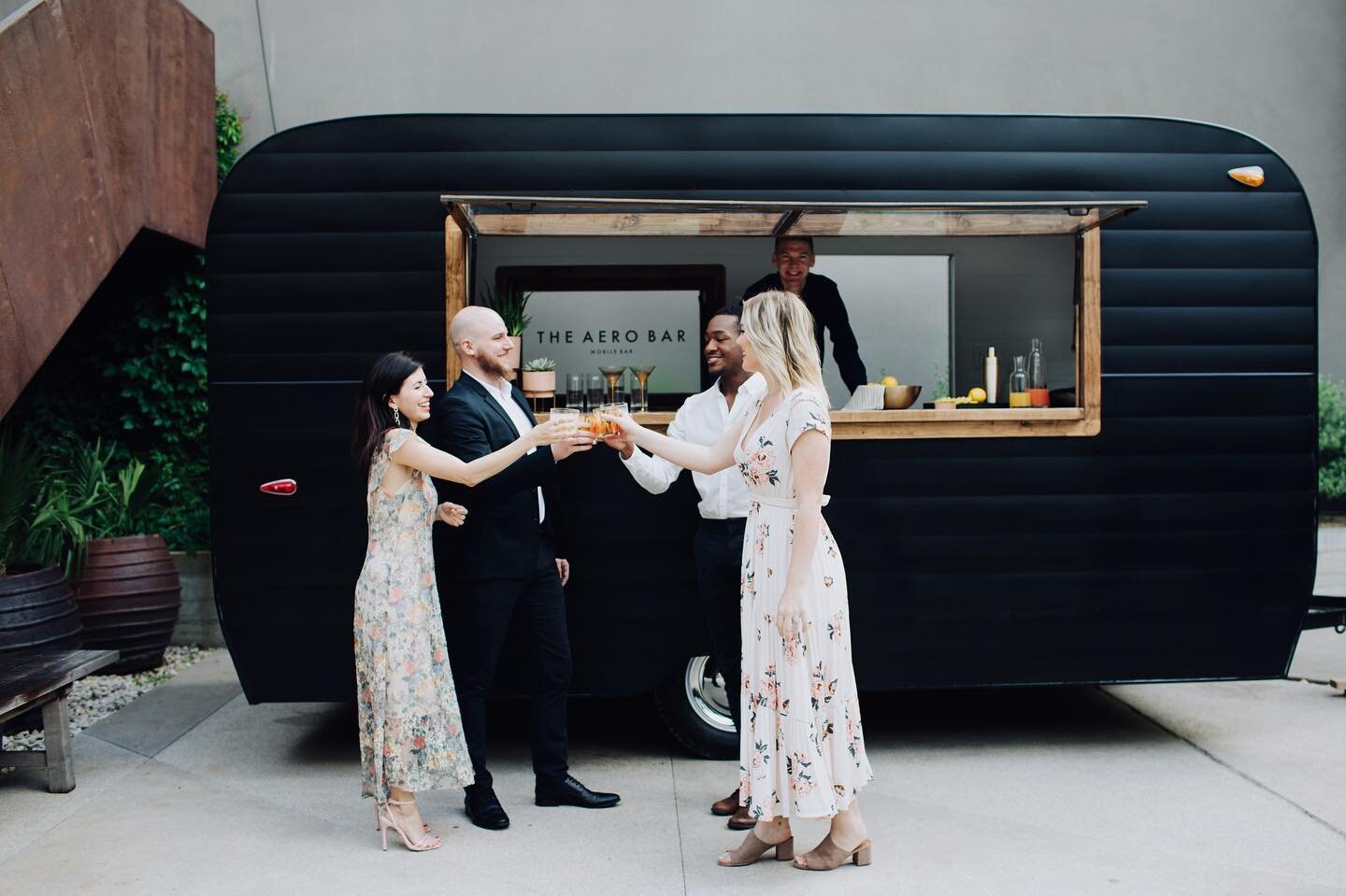 Meet Henry. Our largest mobile bar in our fleet. Henry can service up to 500 guests, and his super sleek design adds just the right touch to any event! ✨