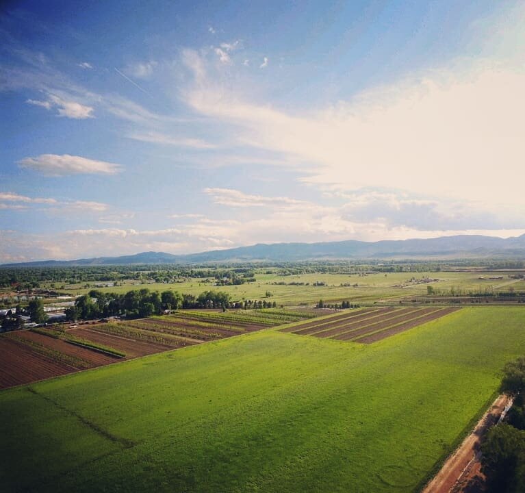 Throwback drone shot of a special place in Northern Colorado.
.
.
.
#drone #landscapephotography #field #hills #green #blue #colorado  #throwback