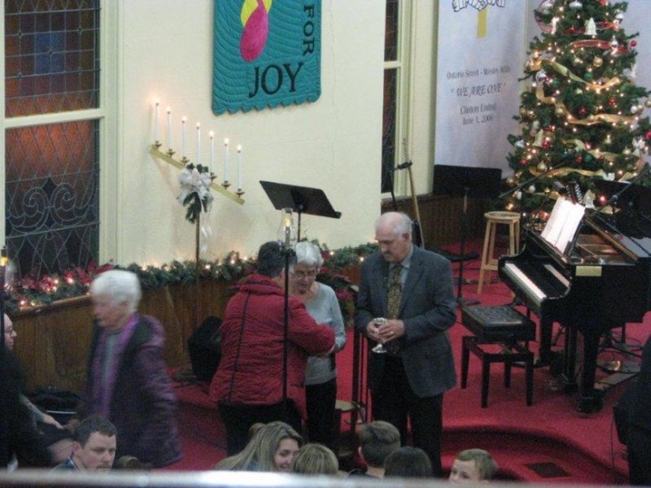 2016-christmas-eve-service_med.jpg