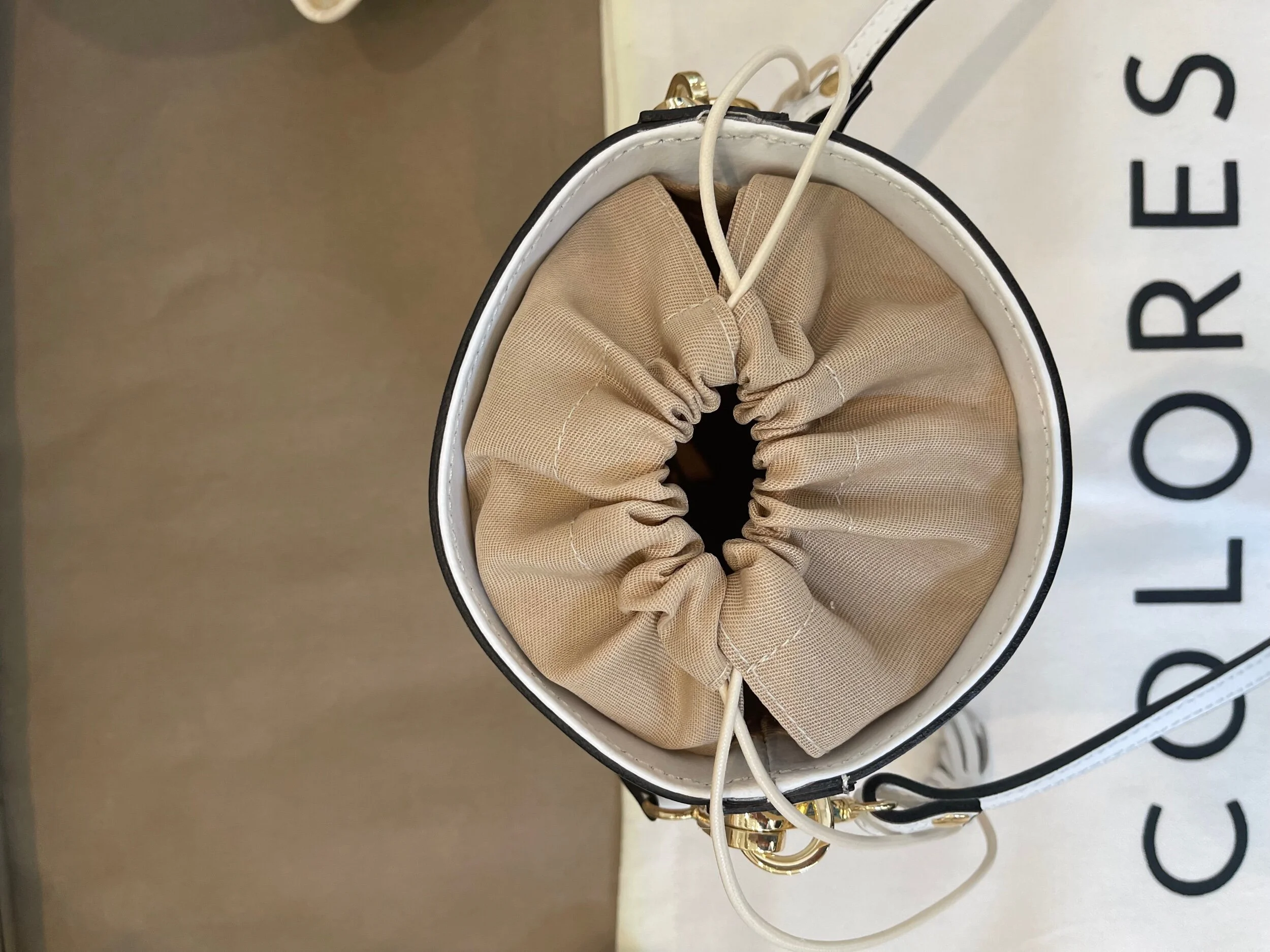 Raffia Bucket Bag — COLORES COLLECTIVE