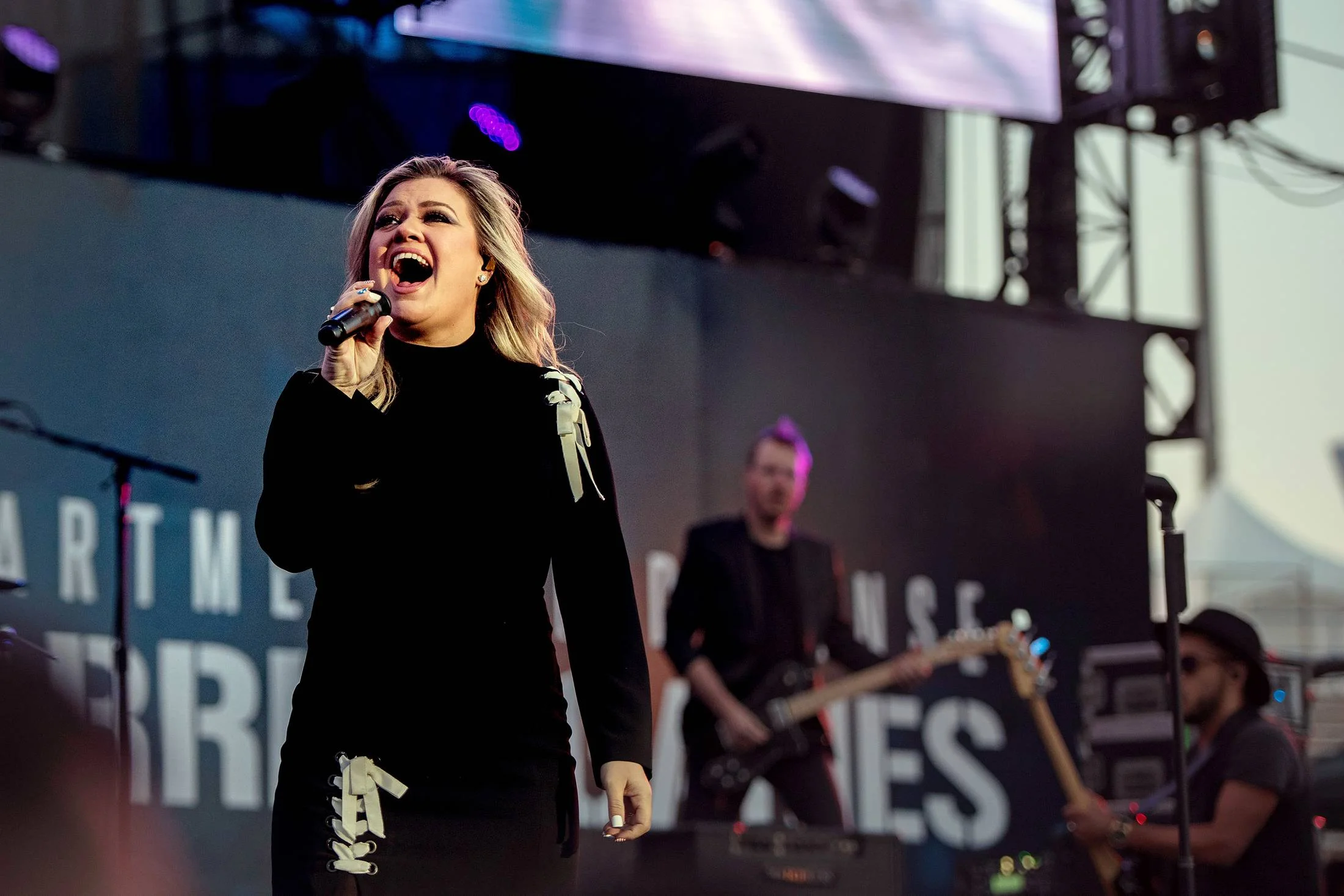 kelly clarkson.jpeg