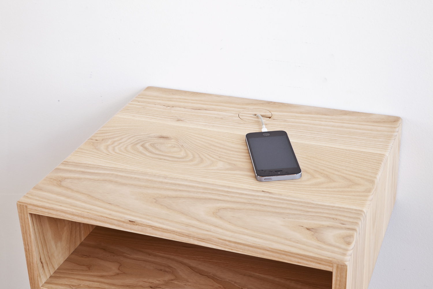 fin-edgetable-a-2.jpg