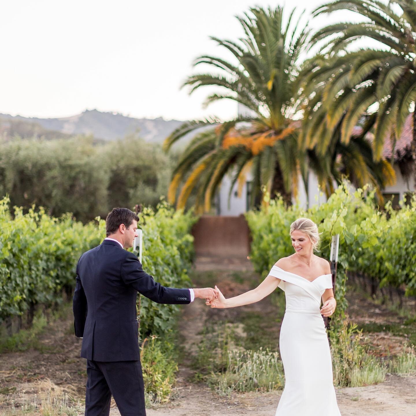 Photographer @shannoncronin | Planning &amp; Design @pocketful.of.plans | Florals @seascapeflowers | Venue @detierraevents | Catering @savoryevents | Hair &amp; Makeup @malinahairandmua