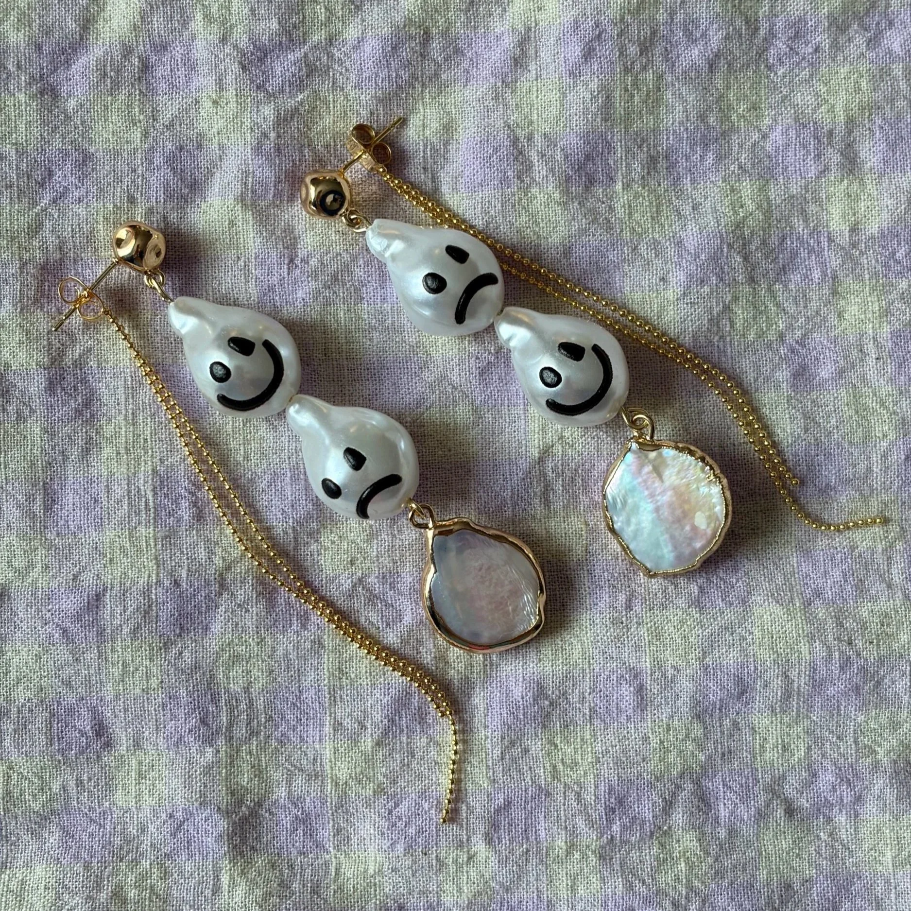 Clown and Faces Pearly Drop