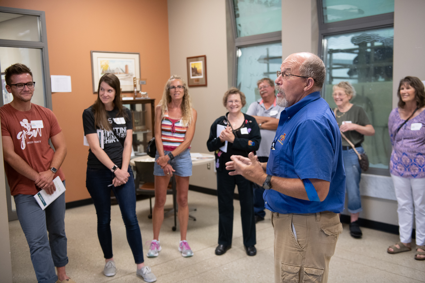 Leo Timms, dairy specialist and associate professor at Iowa State University explained to Food U participants that the Iowa State University Dairy Farm is used for teaching, research and outreach activities by working to create the next generation of dairy lovers. Photo credit: Joseph L. Murphy/Iowa Soybean Association