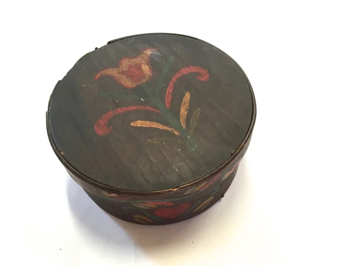 Painted-Heart-Box-700x525.jpg