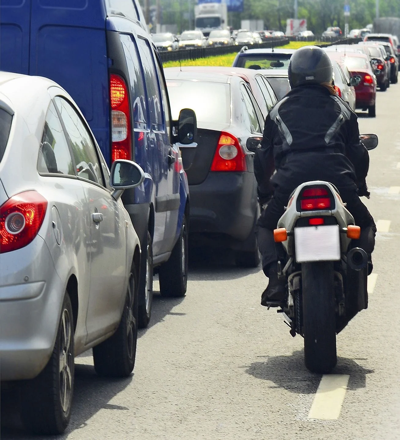 13816447_L_Motorcycle_Traffic_Accident_Car.jpg