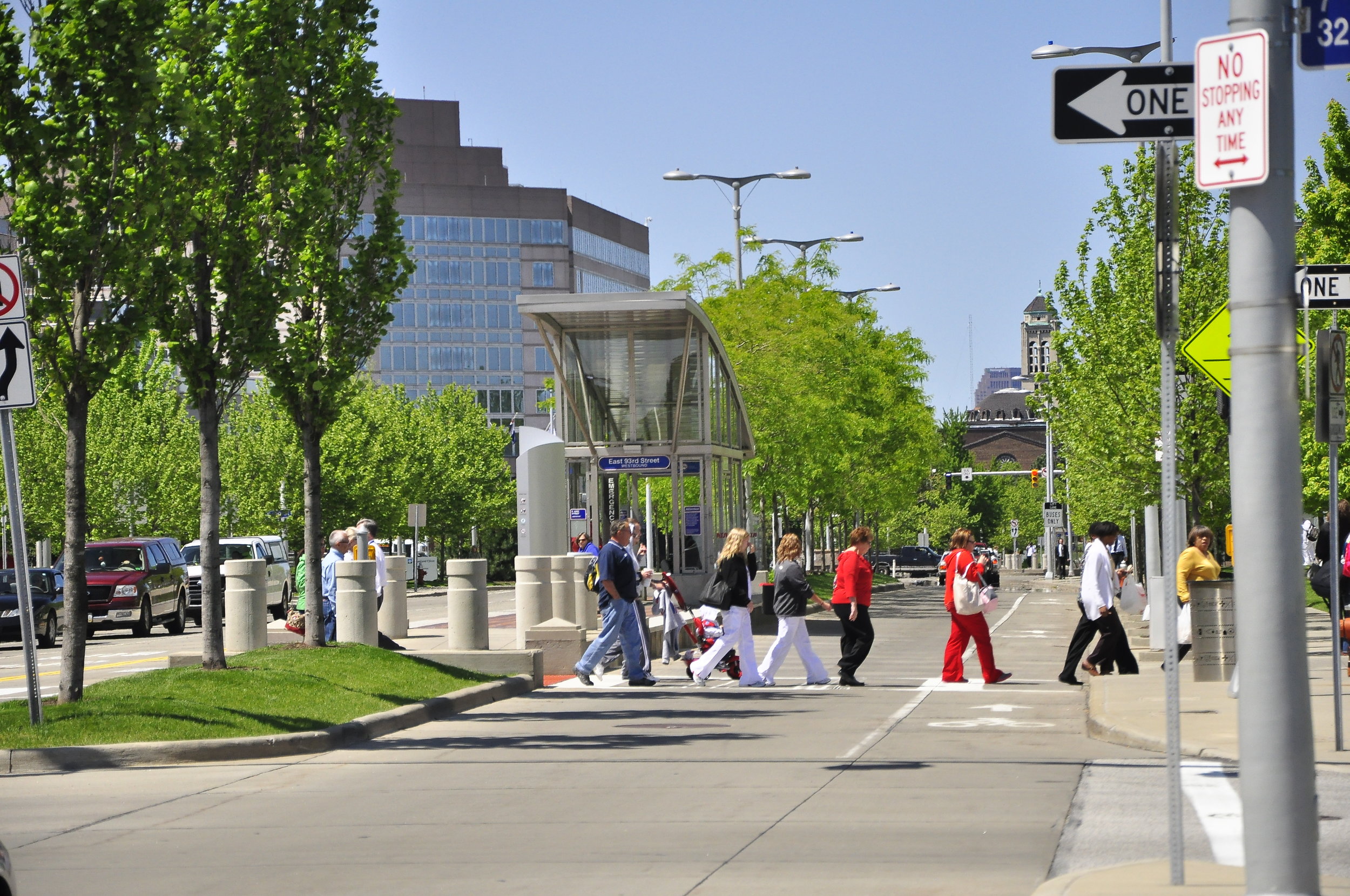   The MidTown-RTA 'World Class' BRT Commuter Line —The  HealthLine &nbsp;is Cleveland's first Bus Rapid Transit (BRT) system, serving the Euclid Corridor. It connects the two largest regional employment areas, Downtown and University Circle, and exte