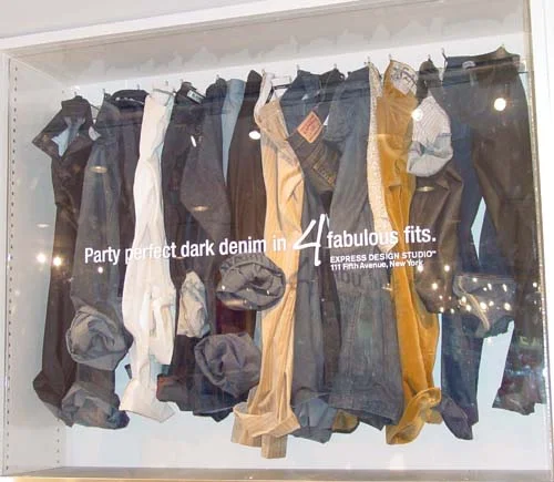 Upper Display for Denim Product Distortion