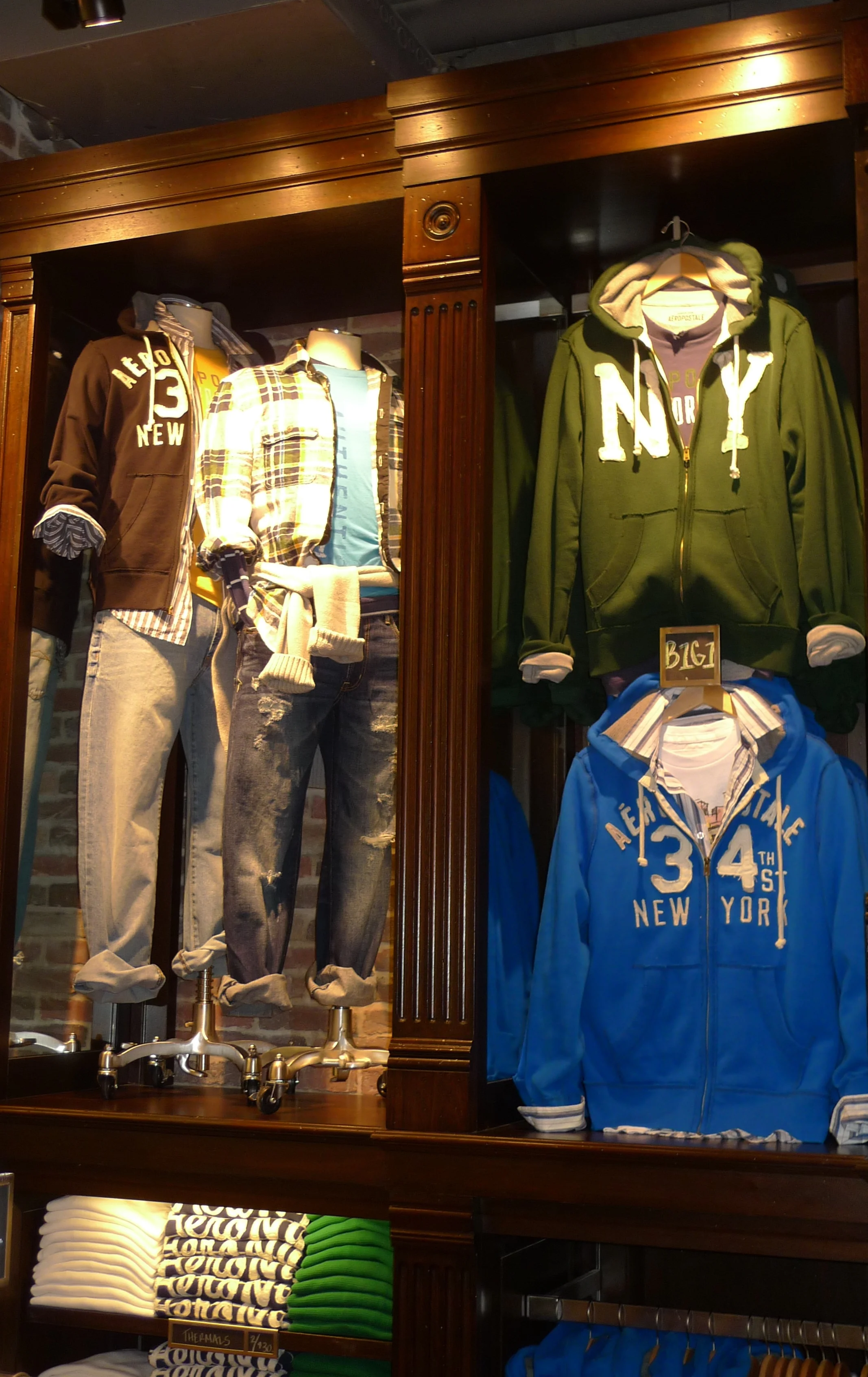 Men's Casual Displays