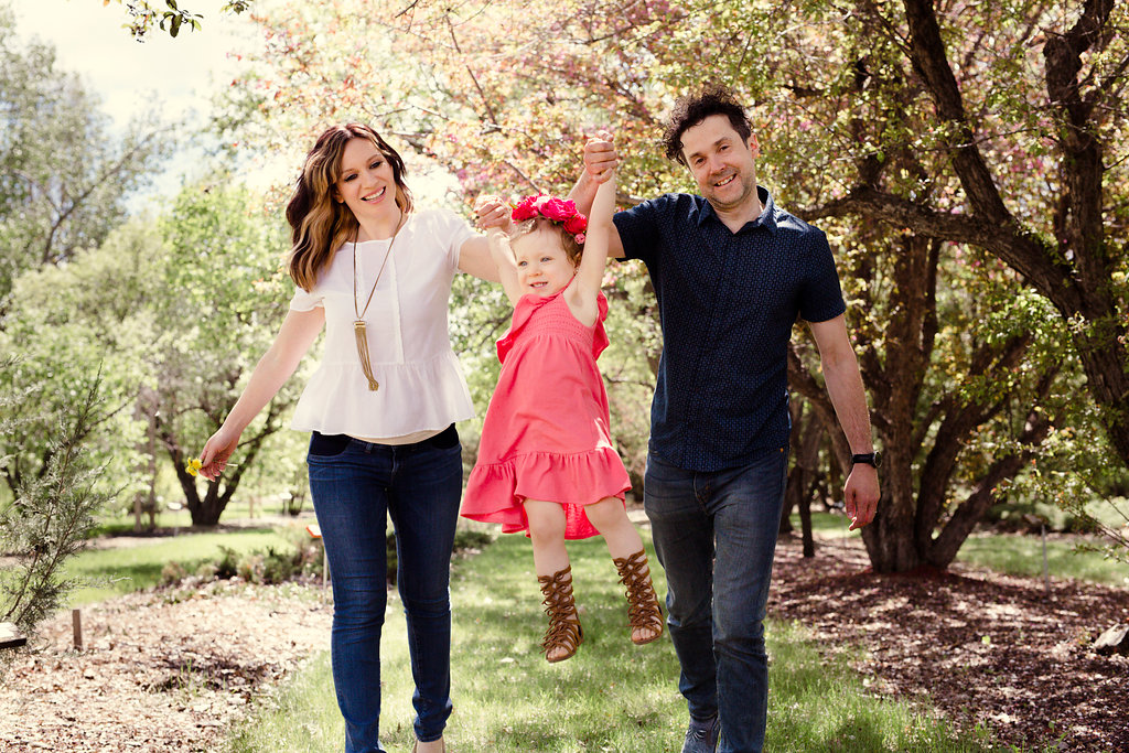stylist maygen kardash on what to wear for family photos photography by nicole romanoff.jpg