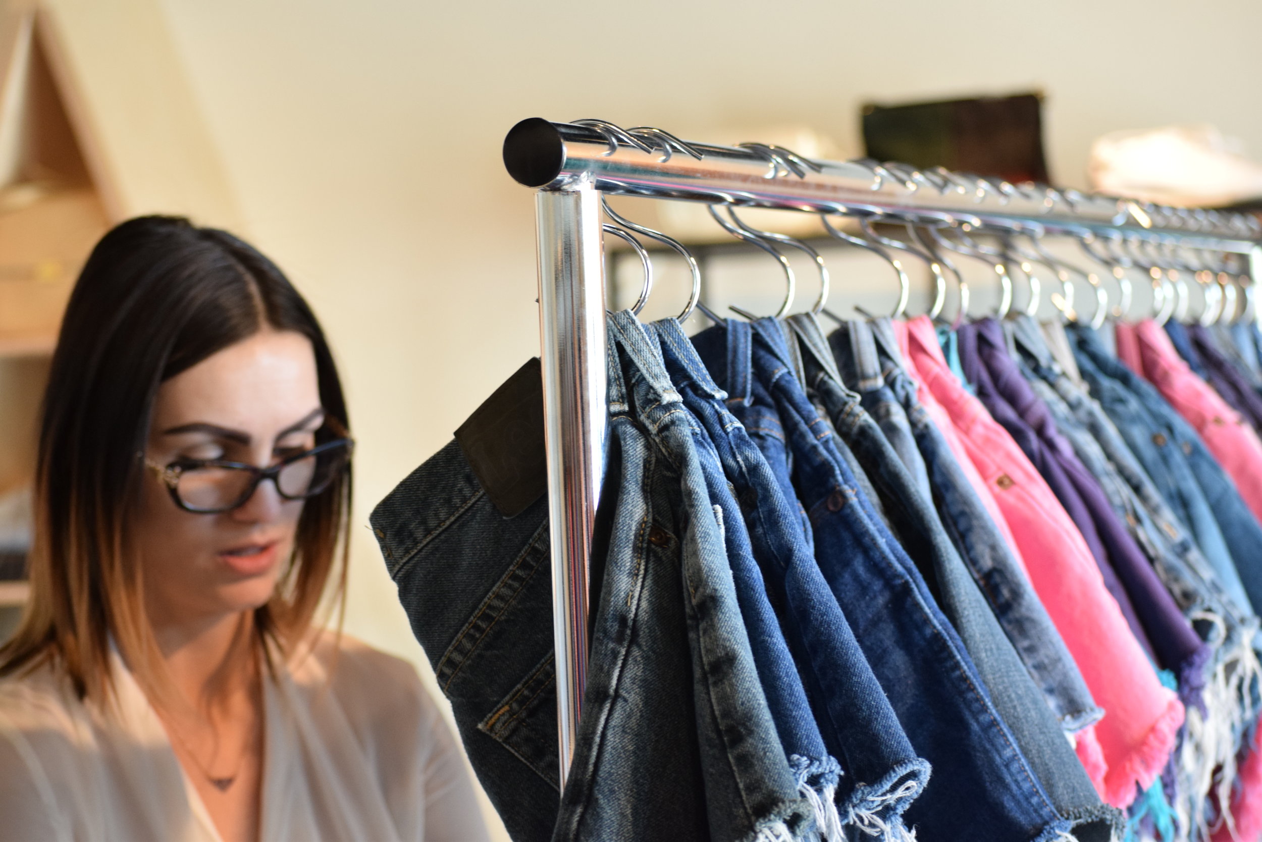 10 Secrets of The Savvy Vintage Shopper