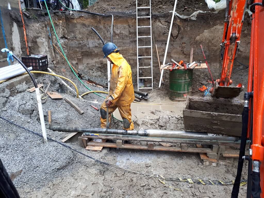 Chemical oxidation treatment of soils under a building - Site in Saint-Hyacinthe. 