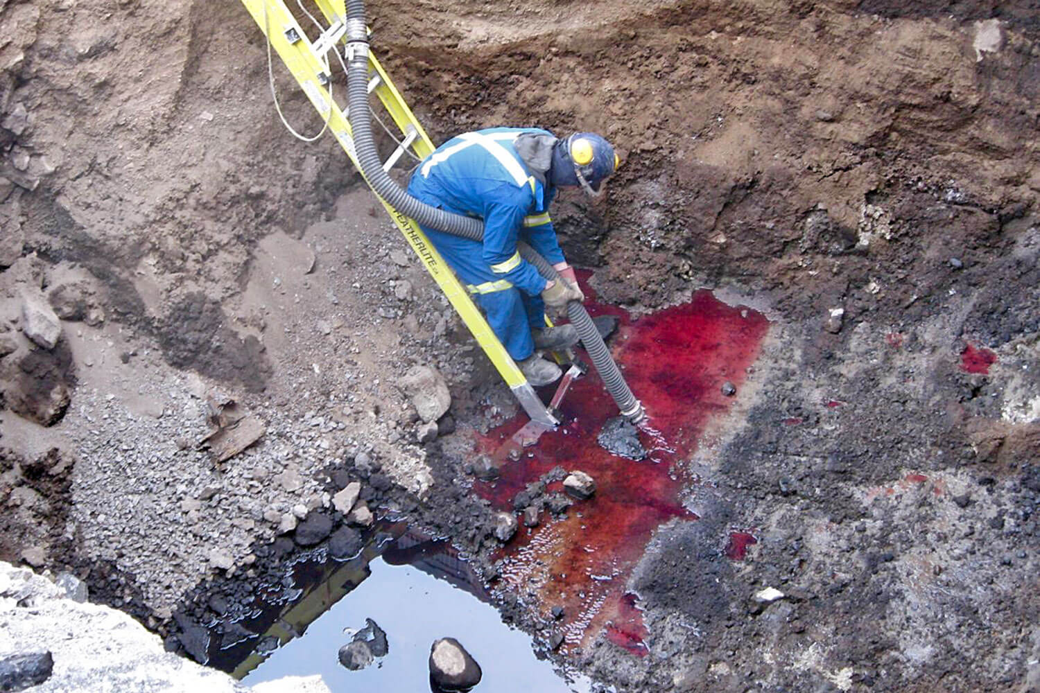 Environmental remediation following heating oil spill on the site of a primary school in Québec City. 